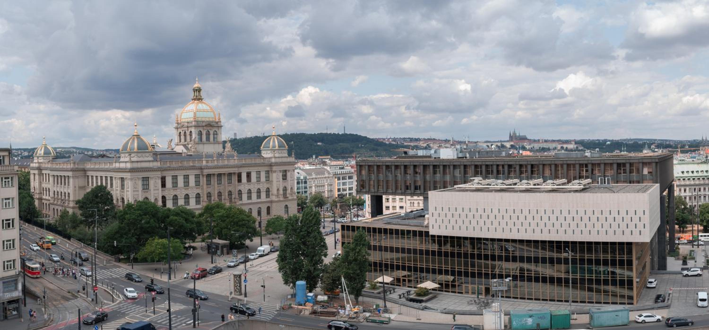 Prague Days - Minimalistic Studio with Netflix and View to National Museum