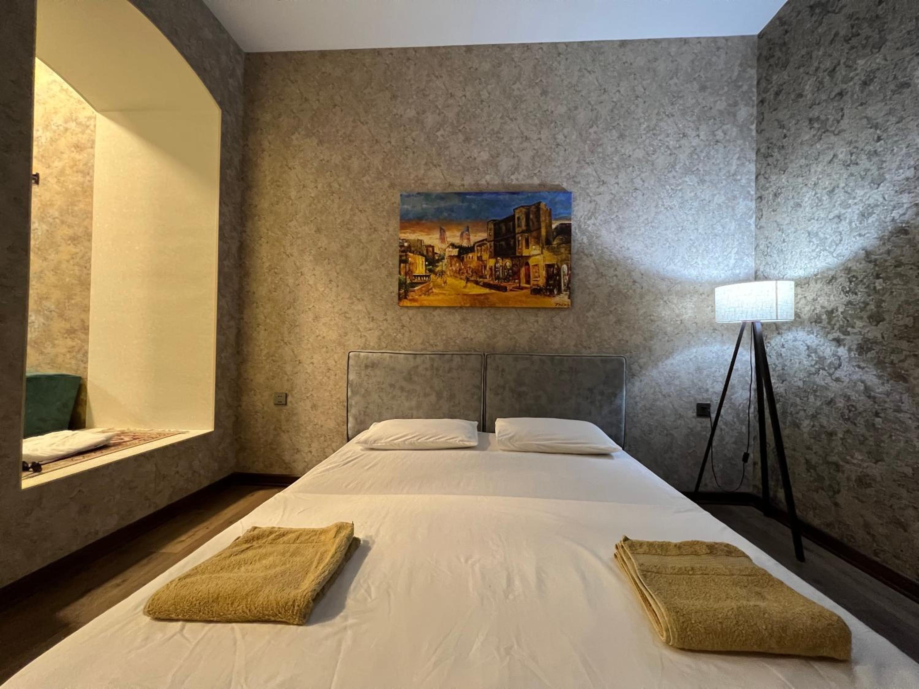 Etnic apartment near Maiden tower center of Baku