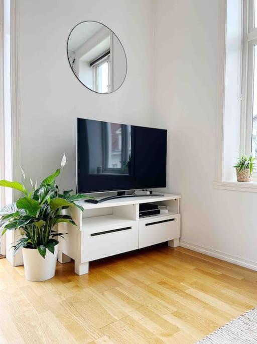 Luxurious Retreat in the Middle of City Center view 3