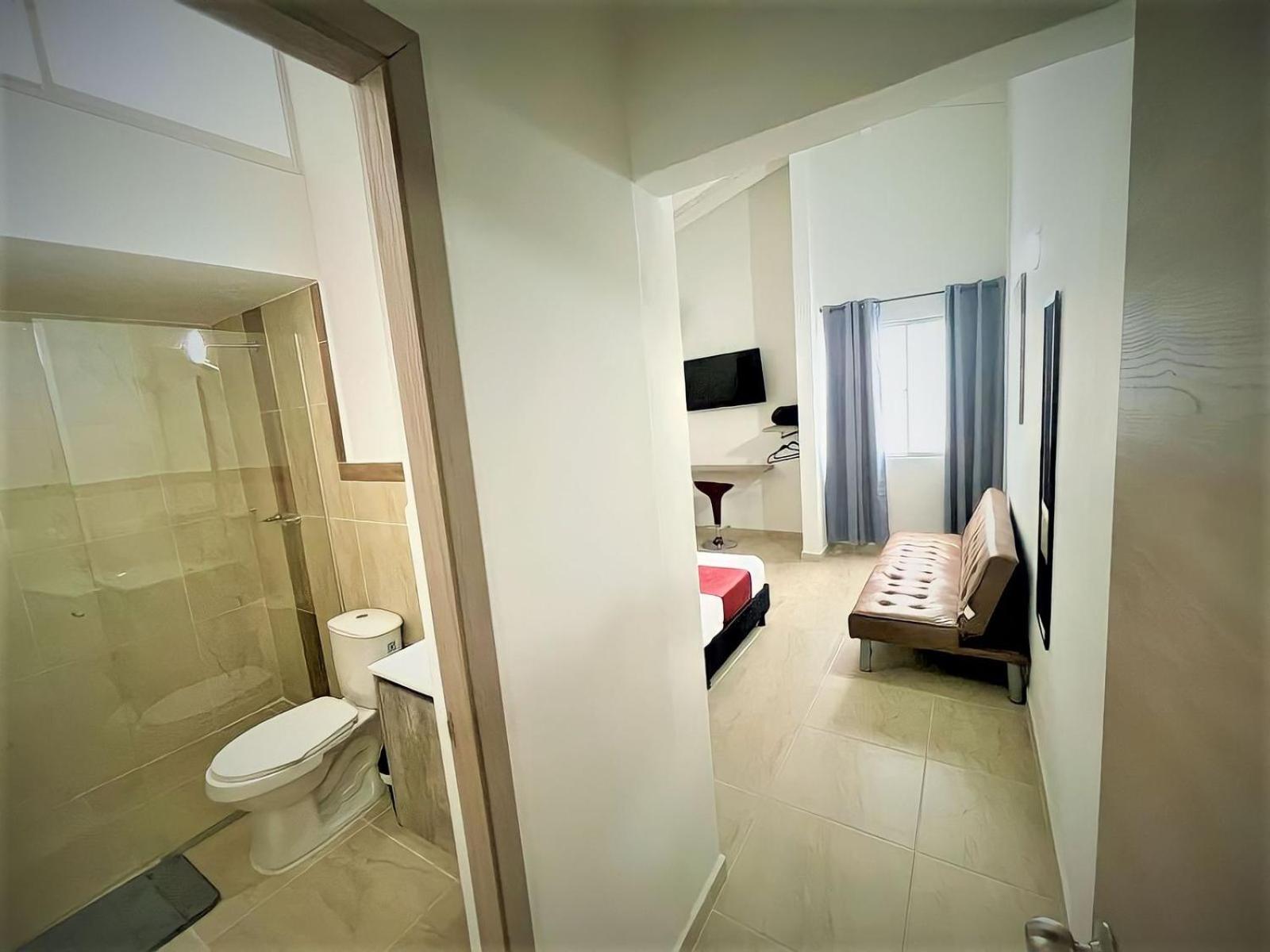 Hotel 12 Nights