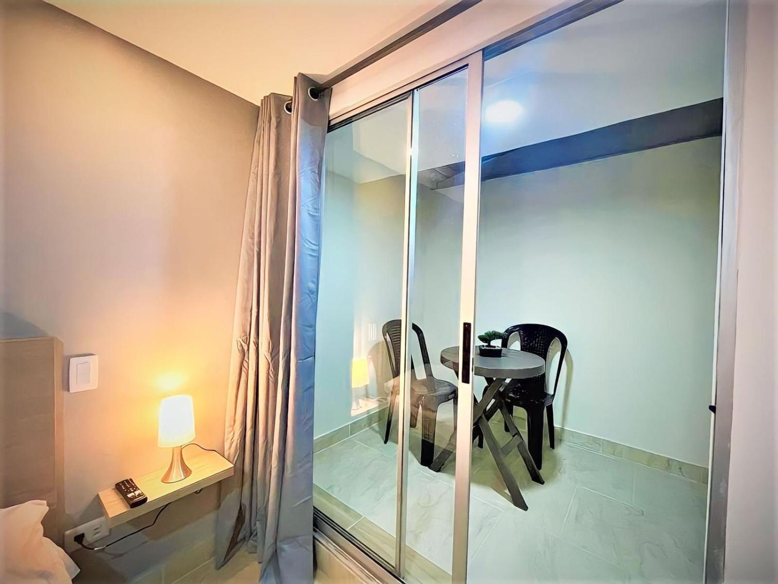 Hotel 12 Nights