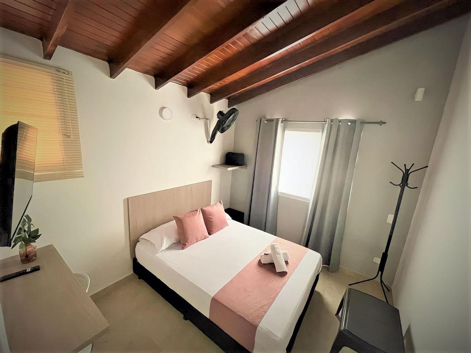 Hotel 12 Nights