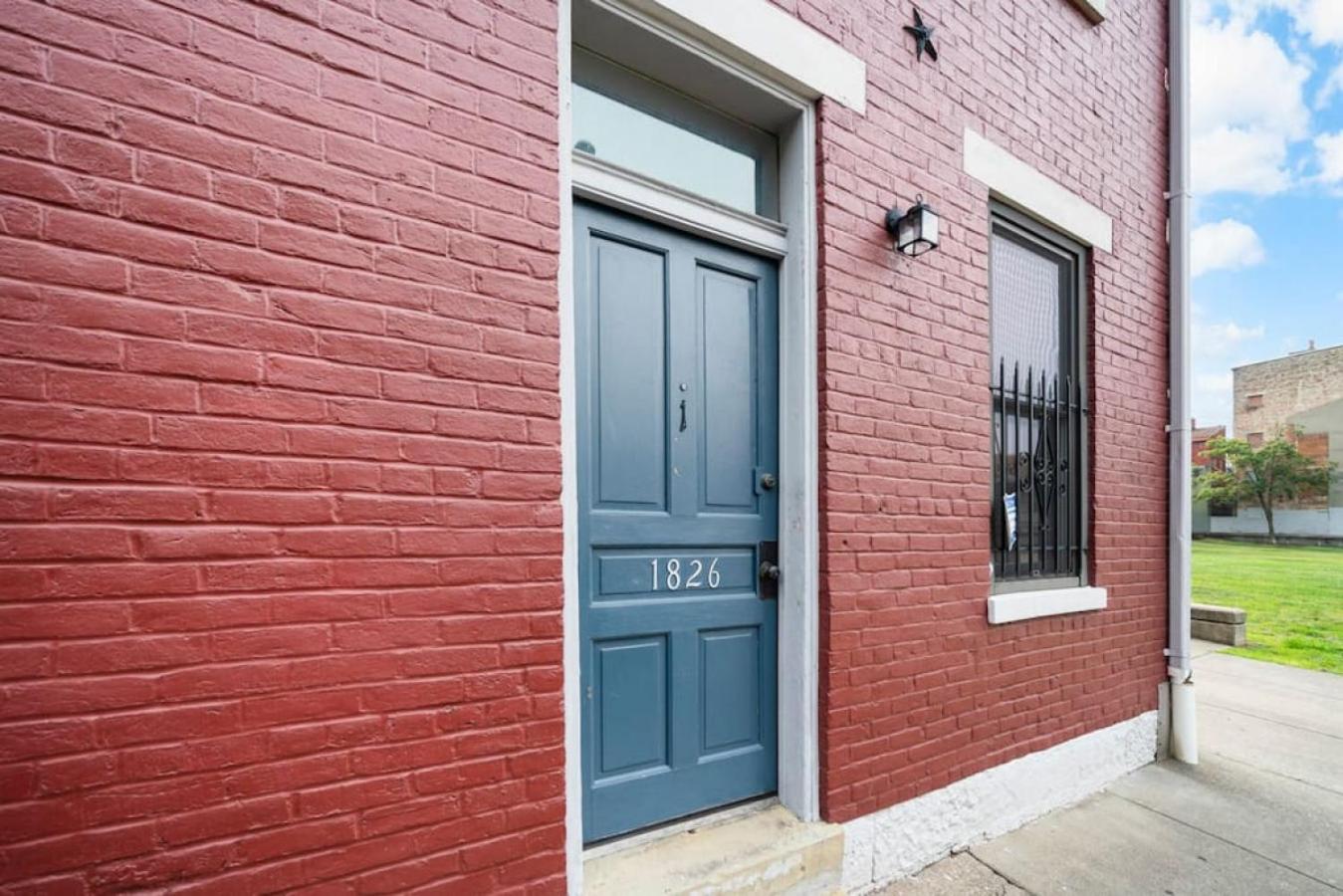 Walkable 2BR near Findlay Market Downtown UC view 3