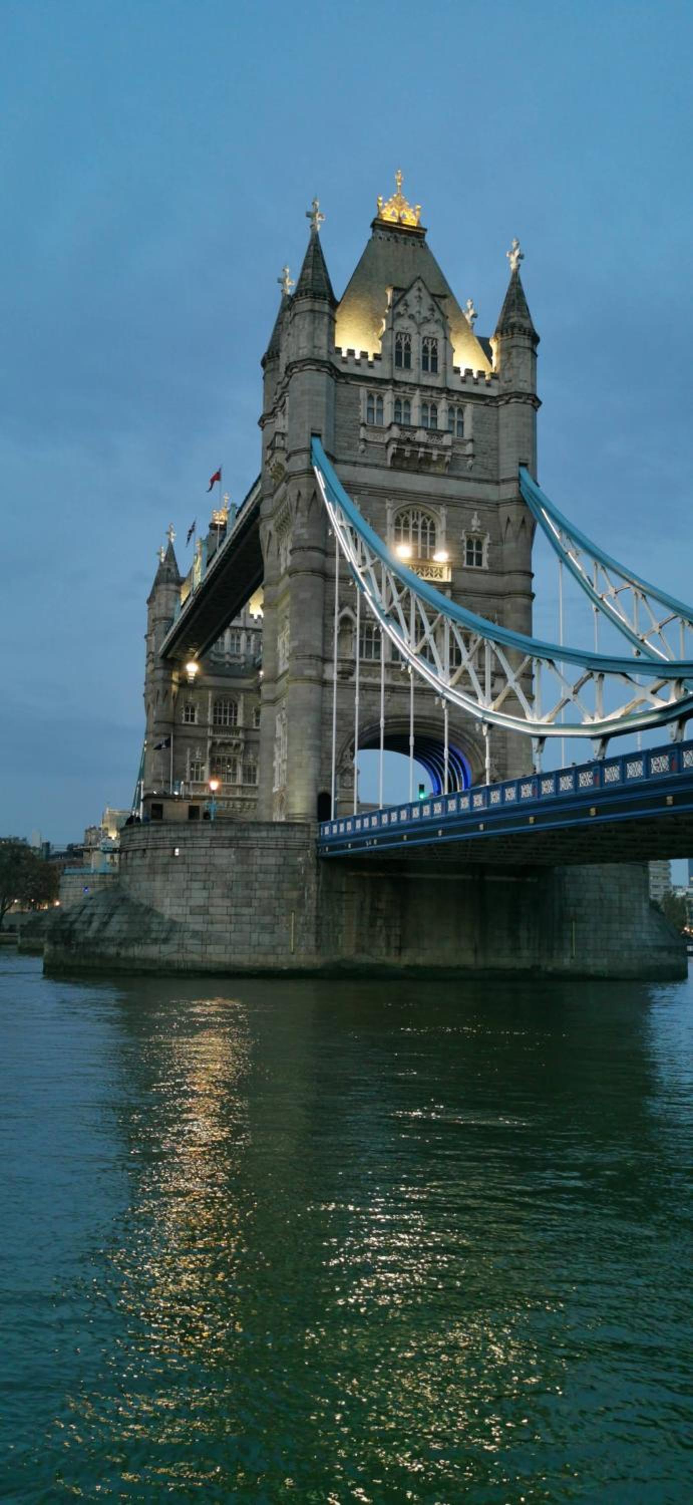Stunning Massive Bedroom +Direct Thames River View