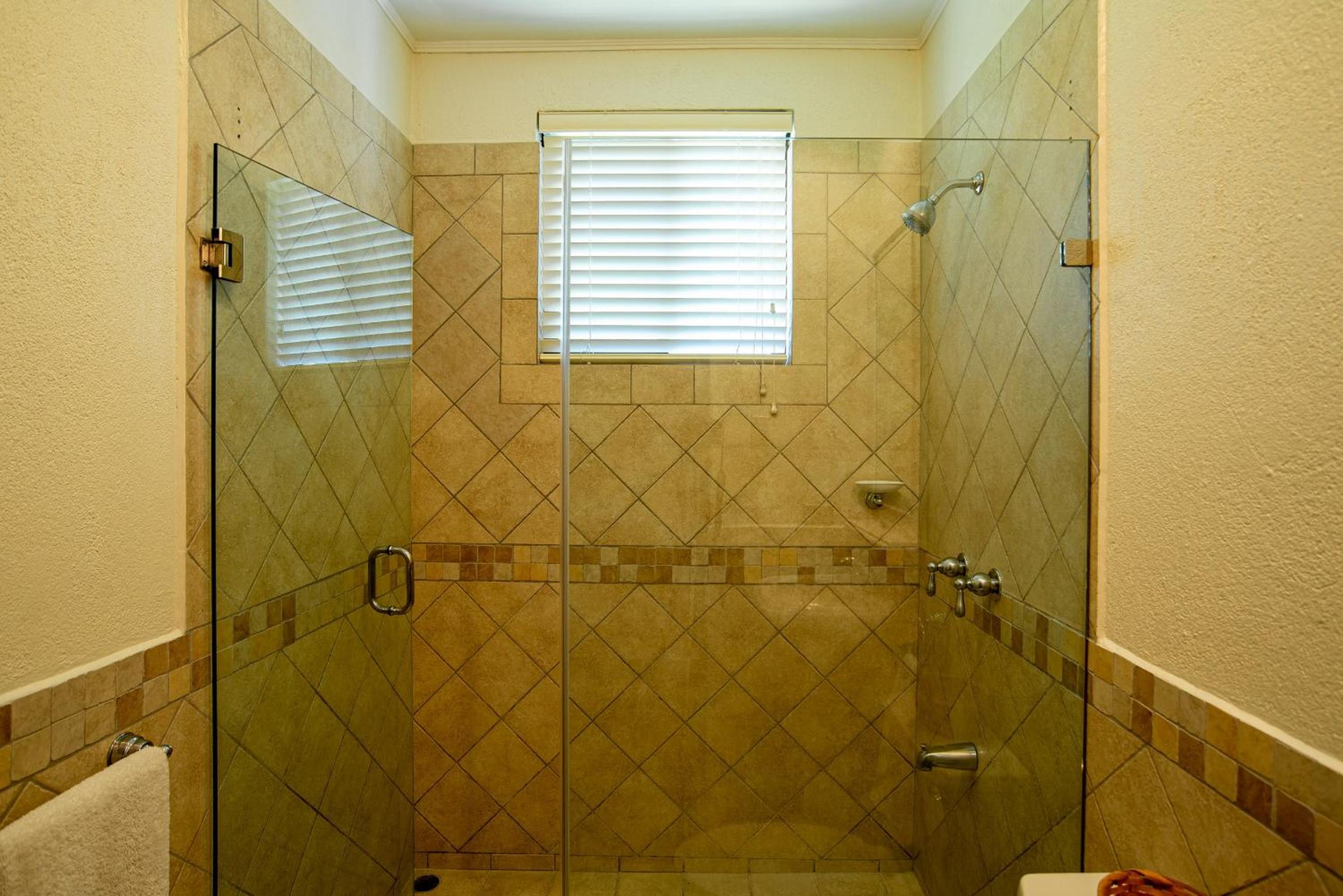 Boungainvillea 1203 Luxury Apartment - Reserva Conchal