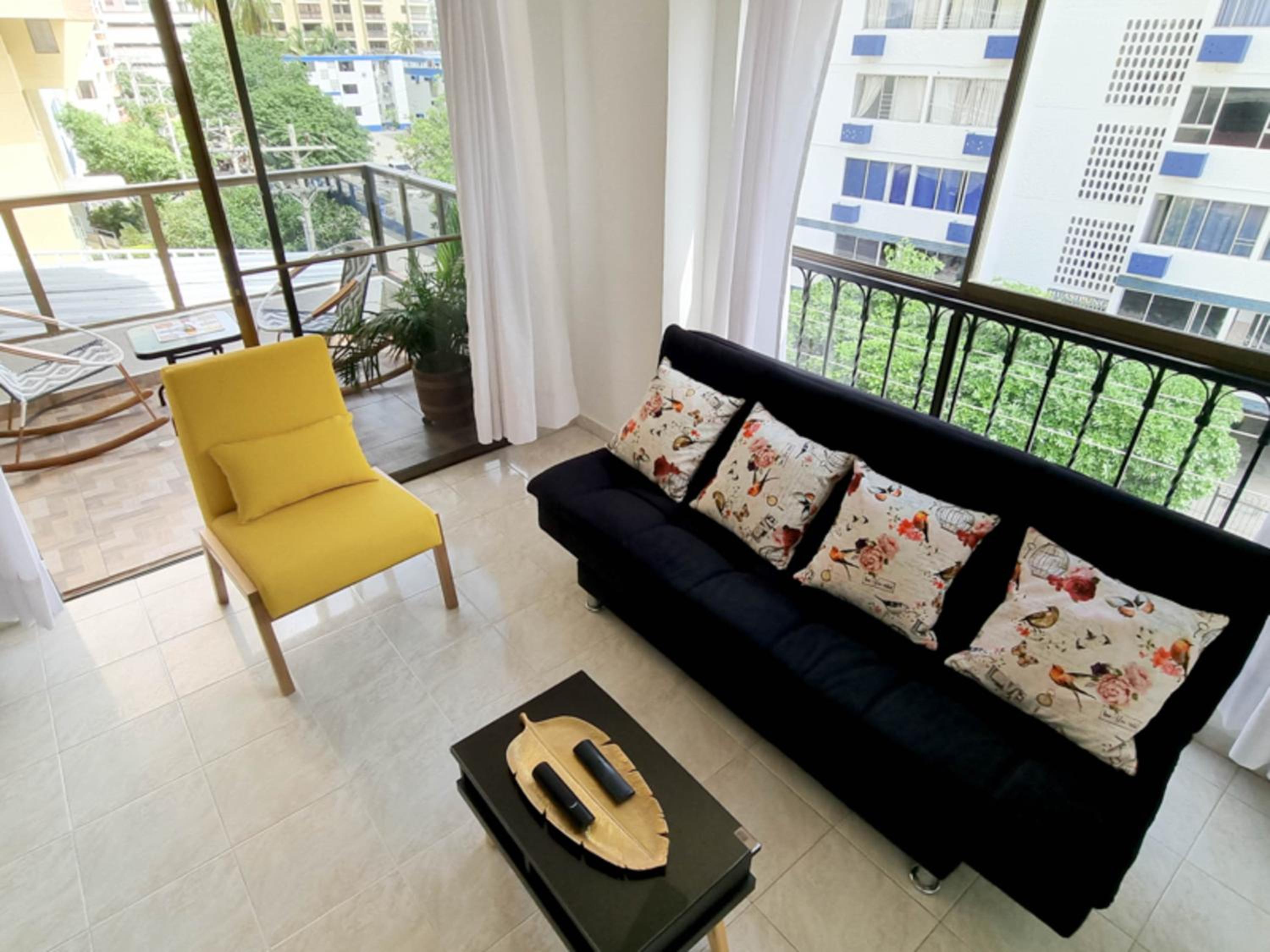 Apartamentos cerca a la playa, Los Laureles - By Bedviajes