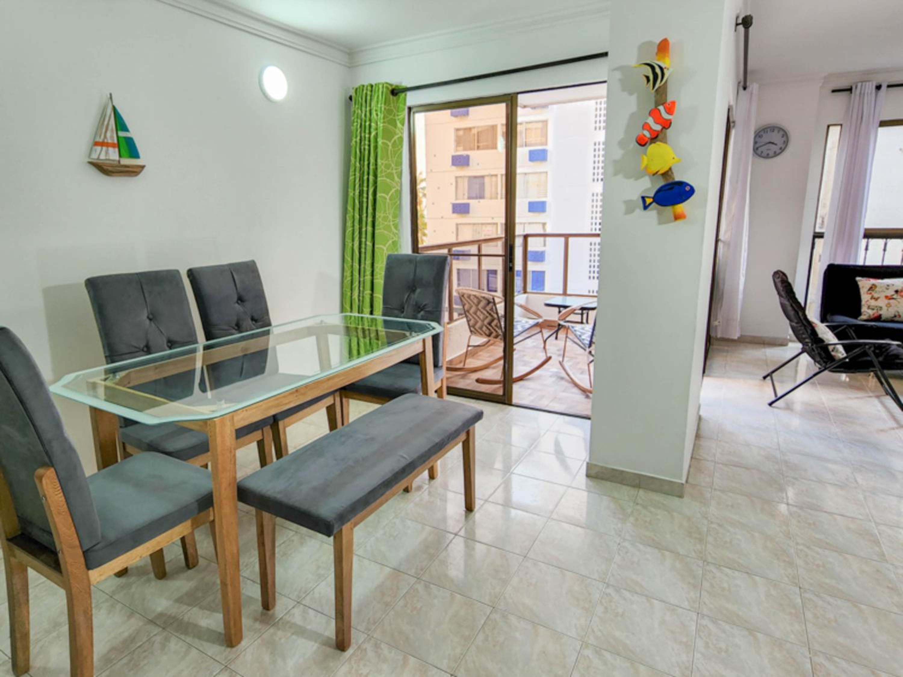 Apartamentos cerca a la playa, Los Laureles - By Bedviajes
