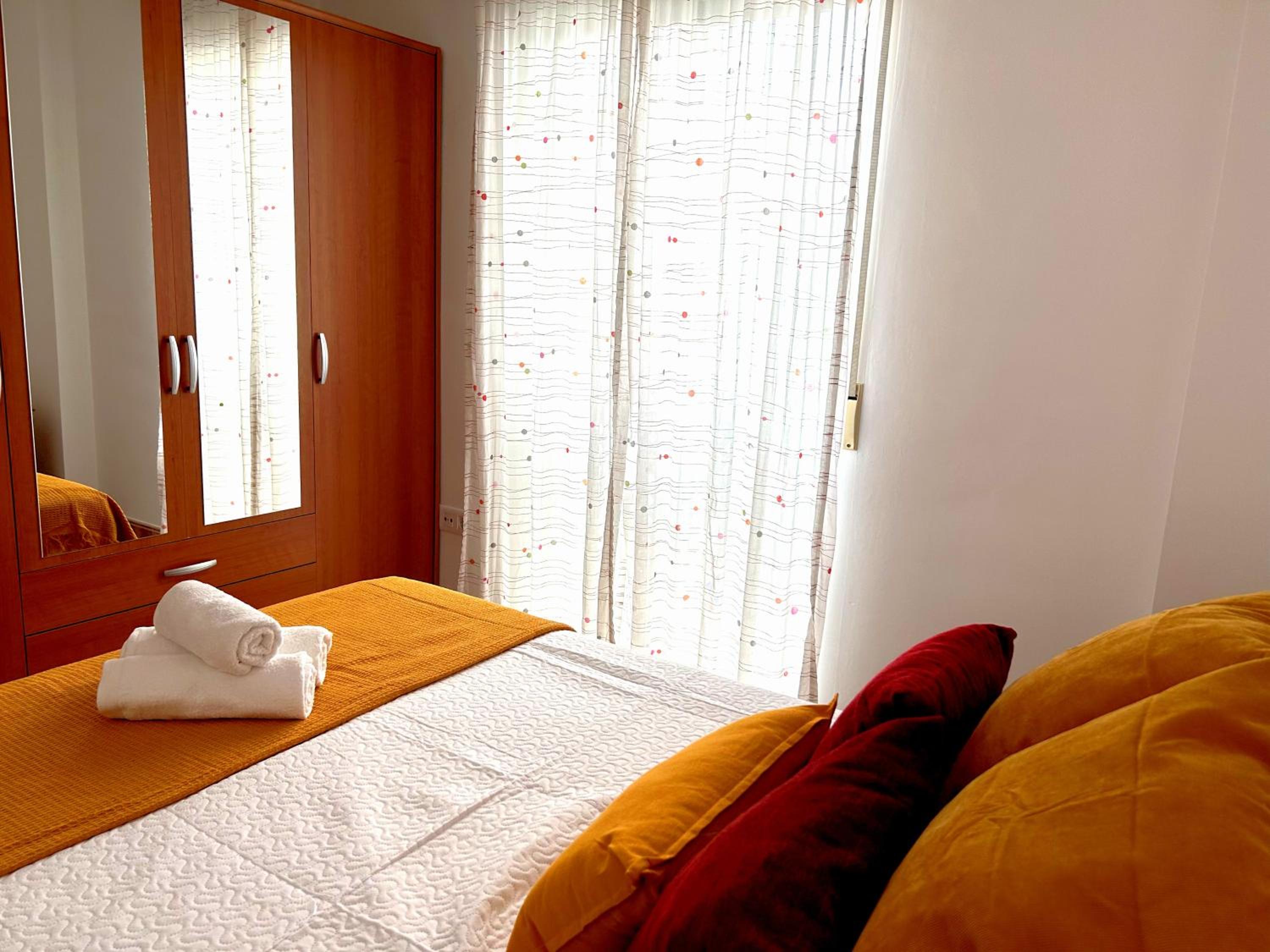 Apartamento con garaje y terraza cerca de la playa view 5