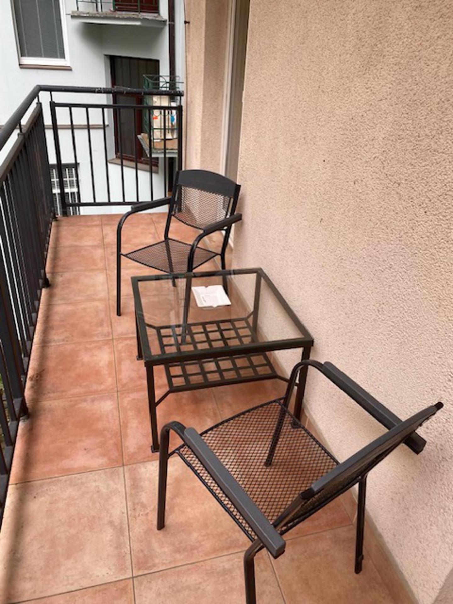 2 Bed Flat - Sleeps 9 - Pets - Smoking on terrace
