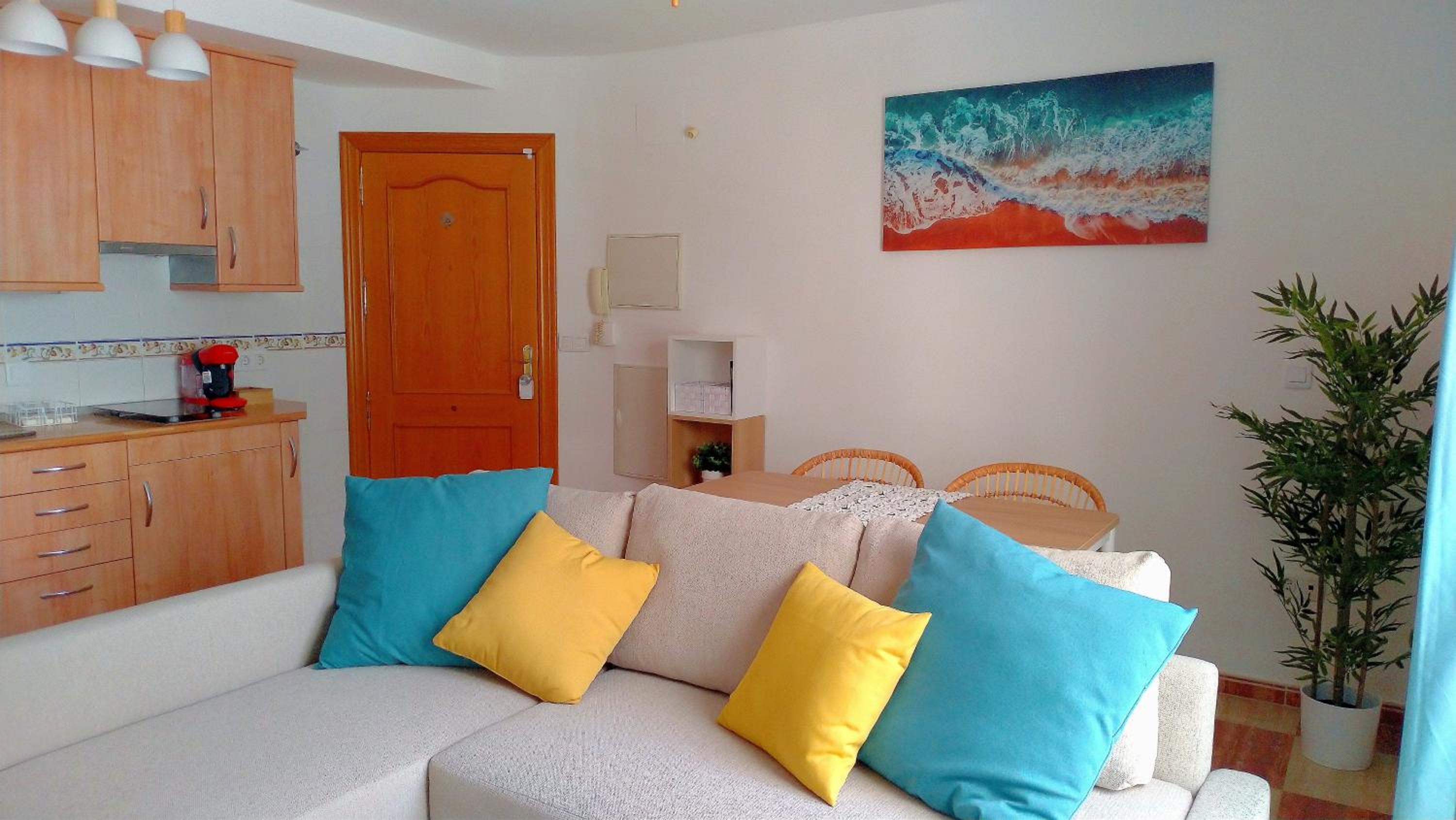Apartamento con garaje y terraza cerca de la playa view 2