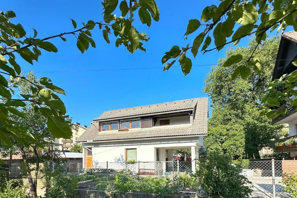 Apartment Pirnat