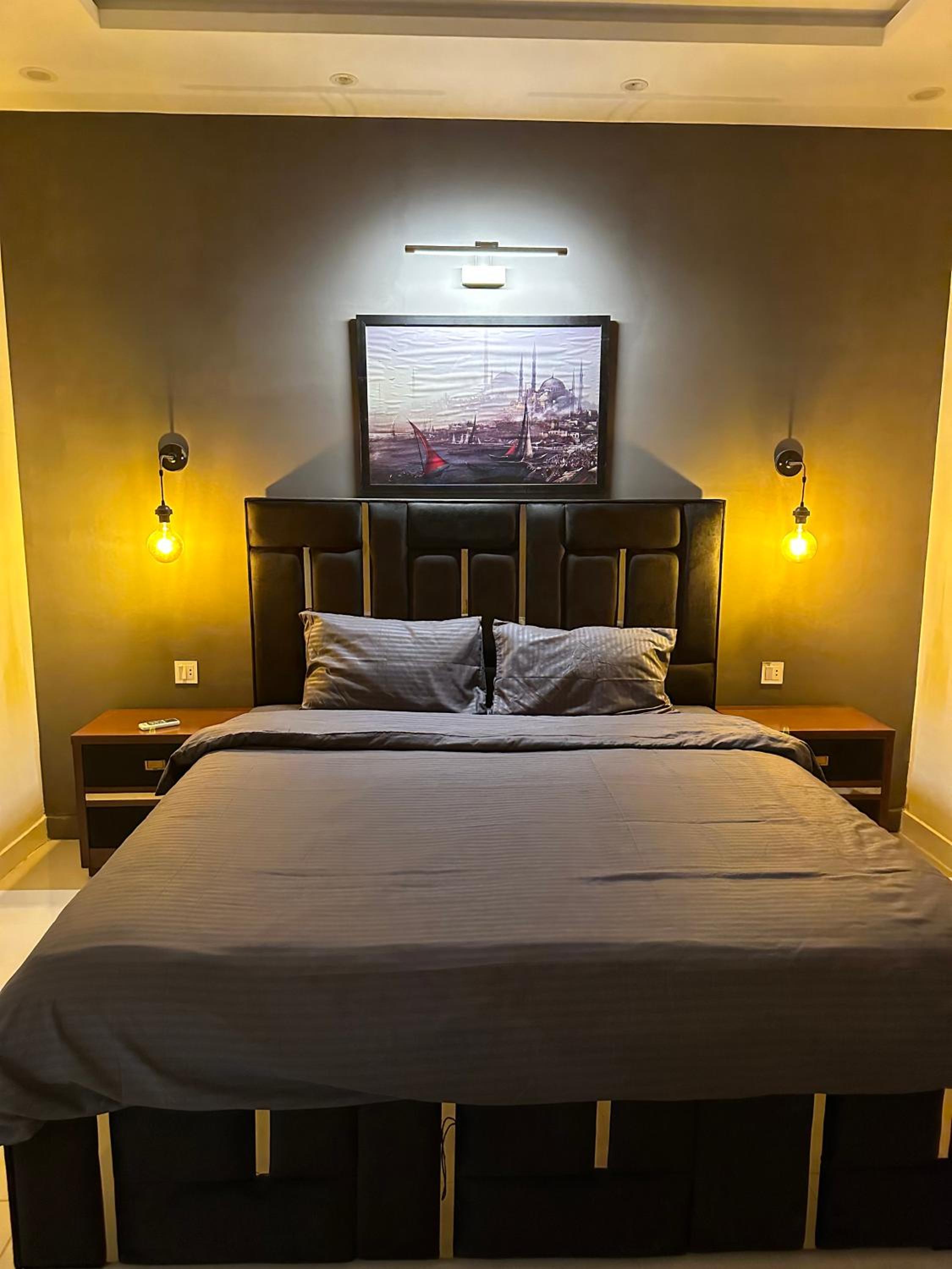 Freddy's Executive Apartments