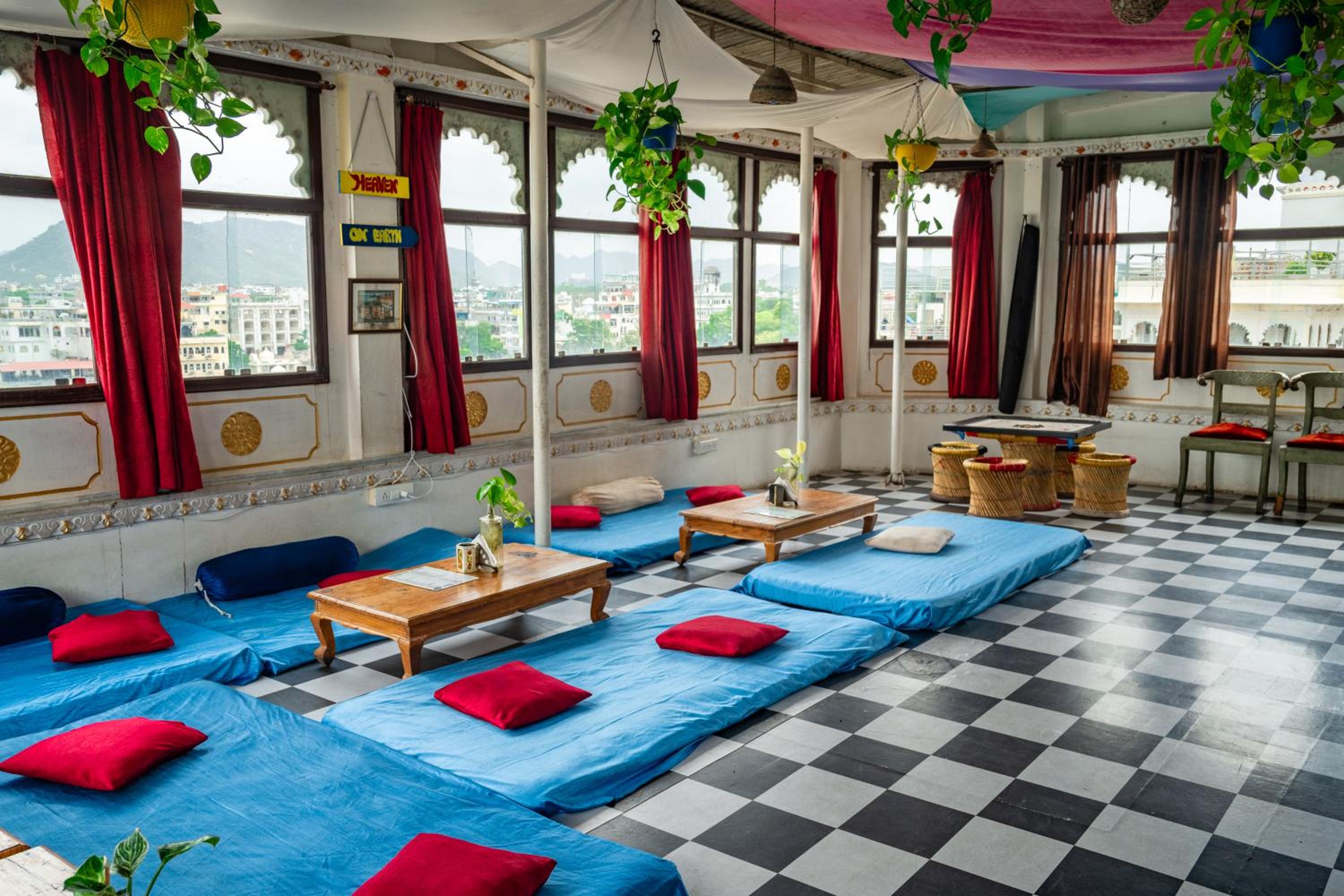 lounge