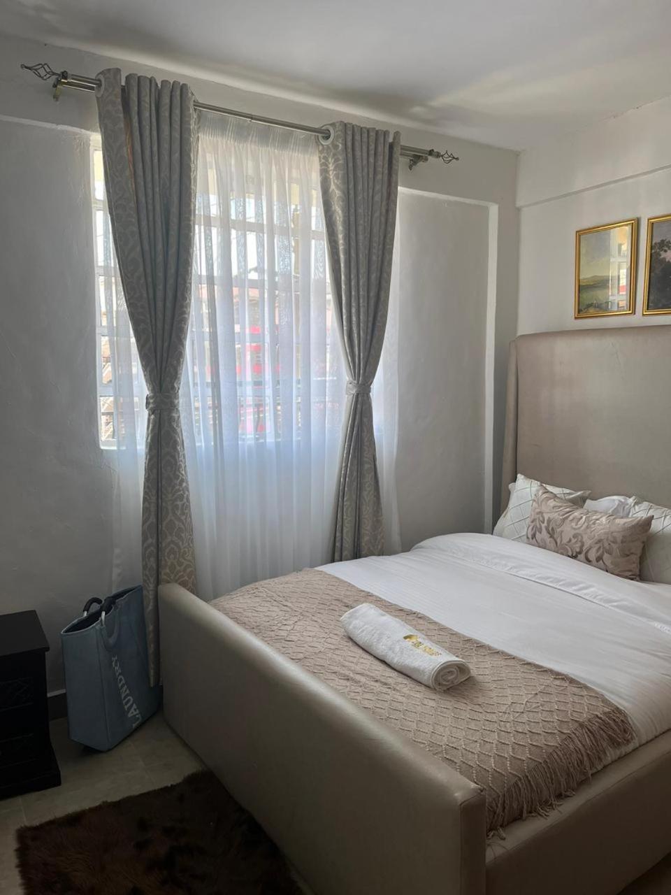 Zoe Homes Oak Villa Apartment 1 and 2 Bedroom 201 view 4