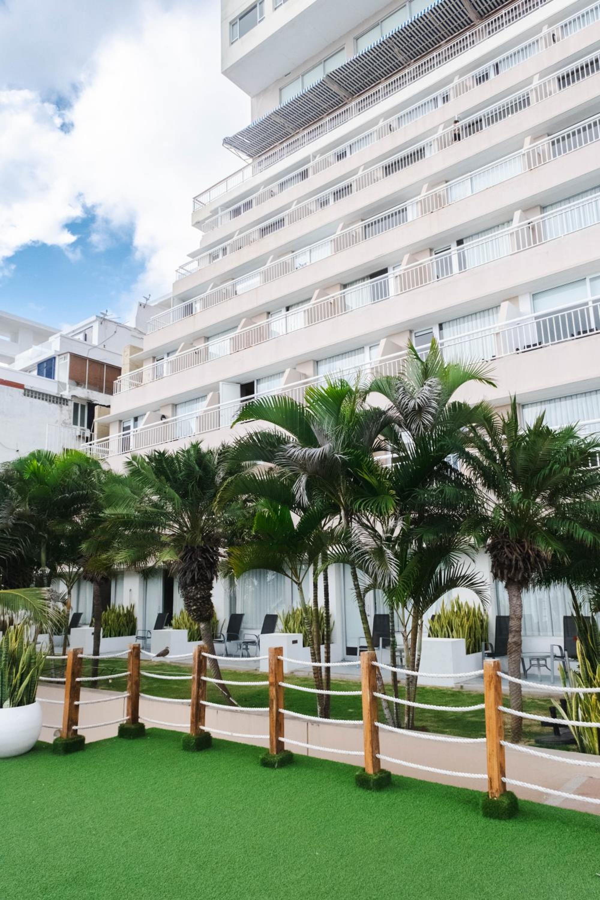 Hotel MantaHost Hotel - Image 1