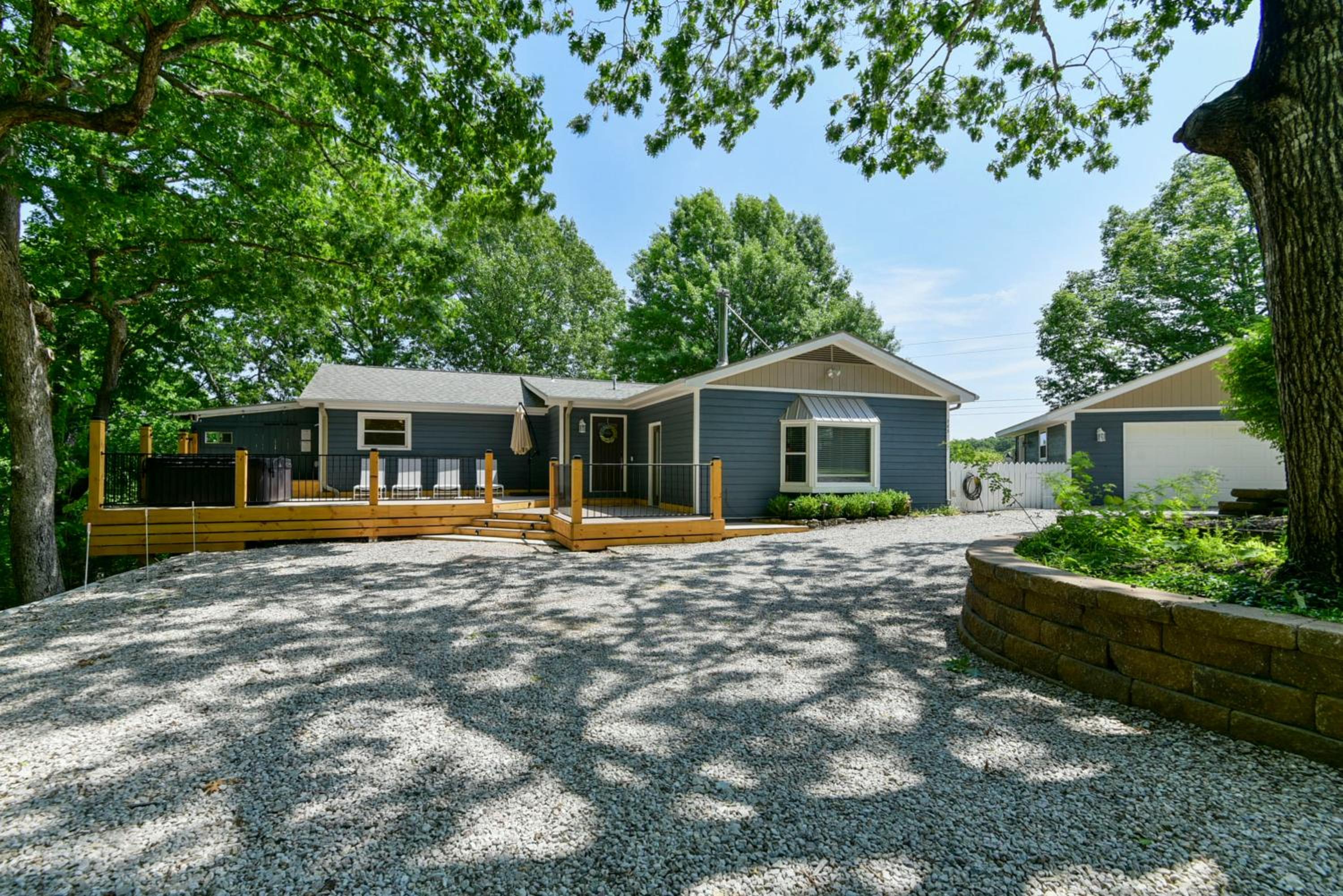 Branson Vacations - Large, private home mins to Silver Dollar City! - Property Image 1