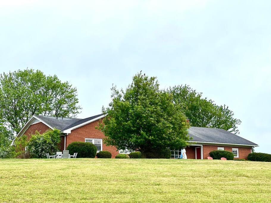 Mountain View Getaway - Stunning Views and Privacy view 5