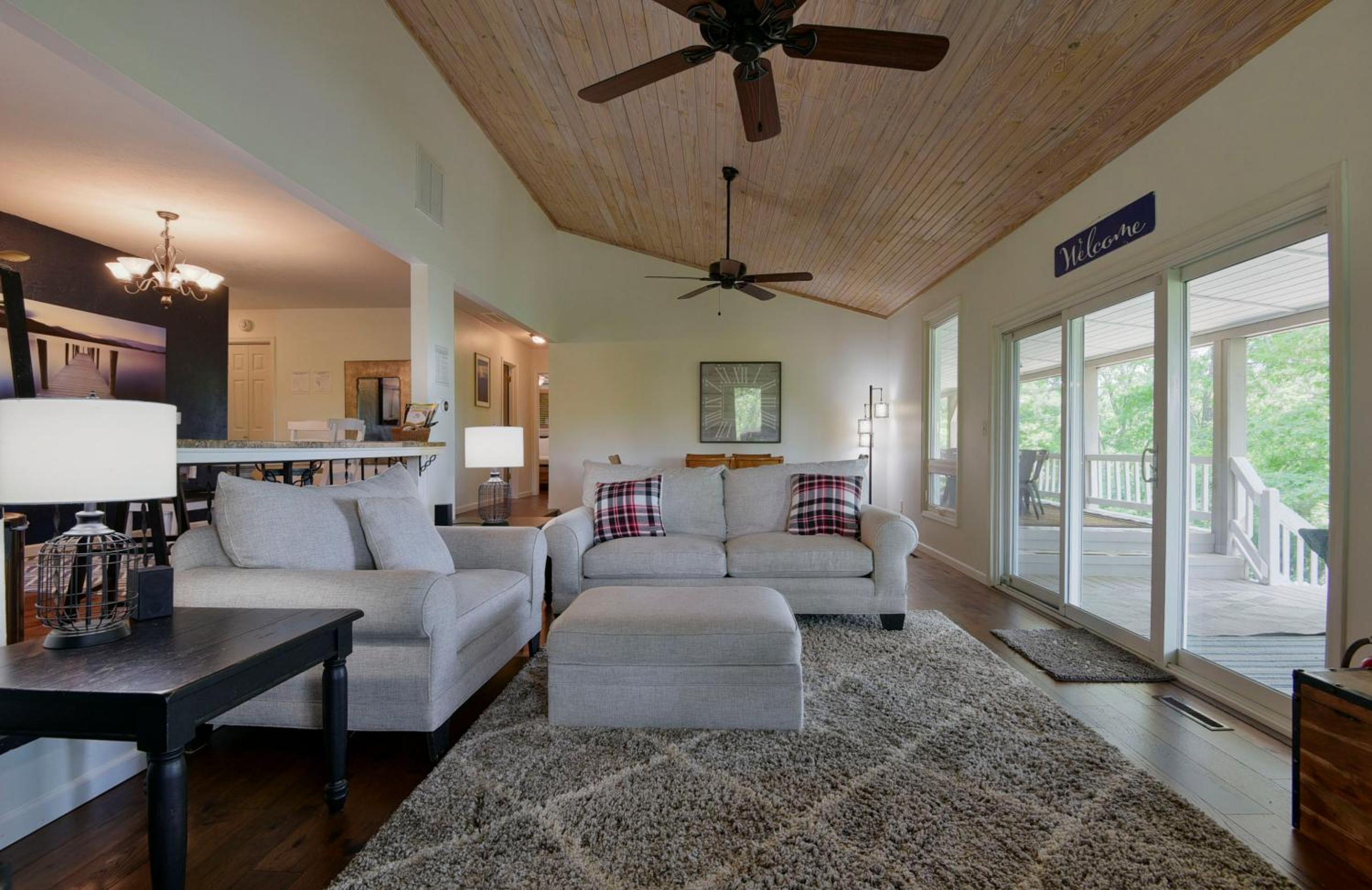 Large, private home mins to Silver Dollar City! - Property Image 30
