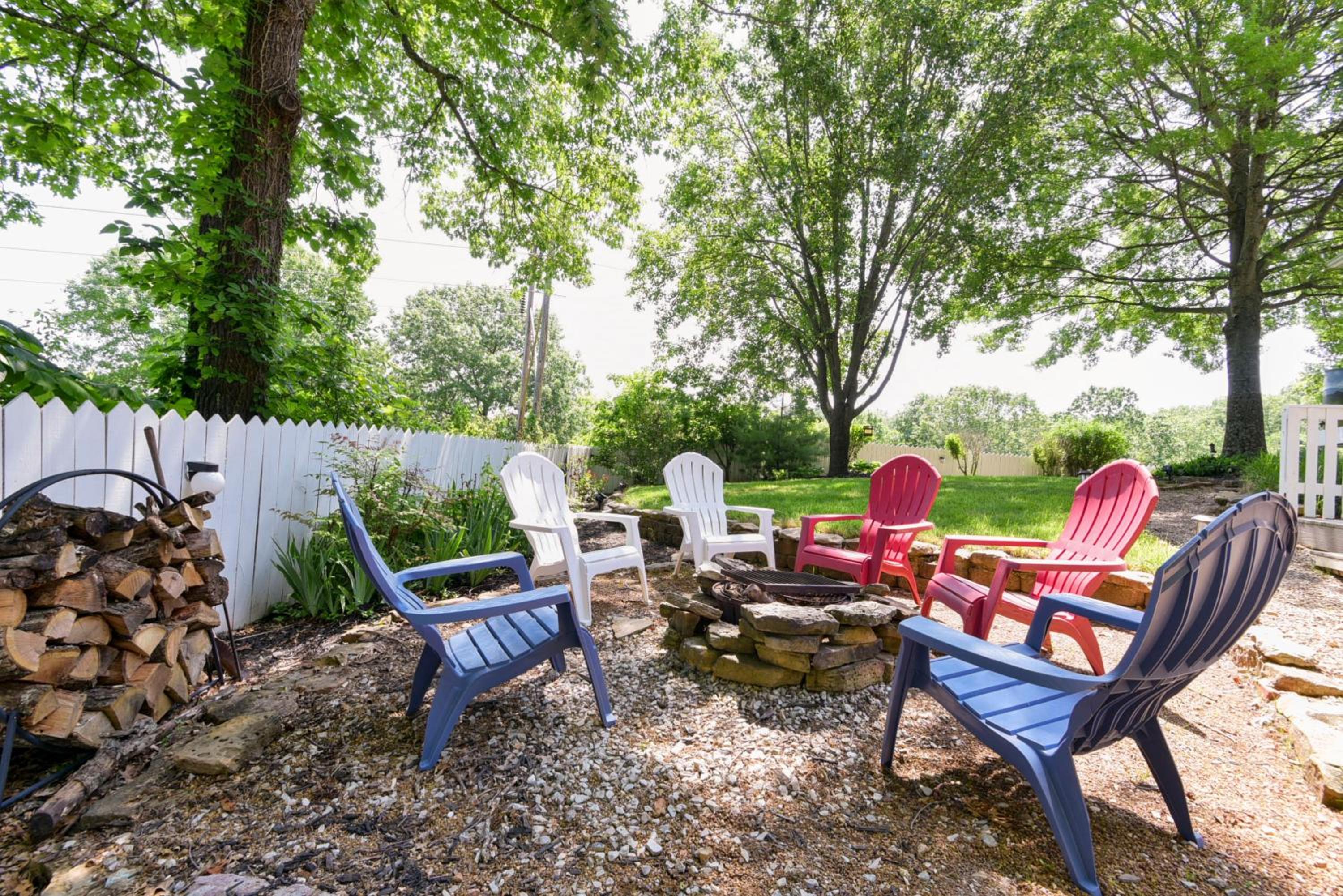 Large, private home mins to Silver Dollar City! - Property Image 26