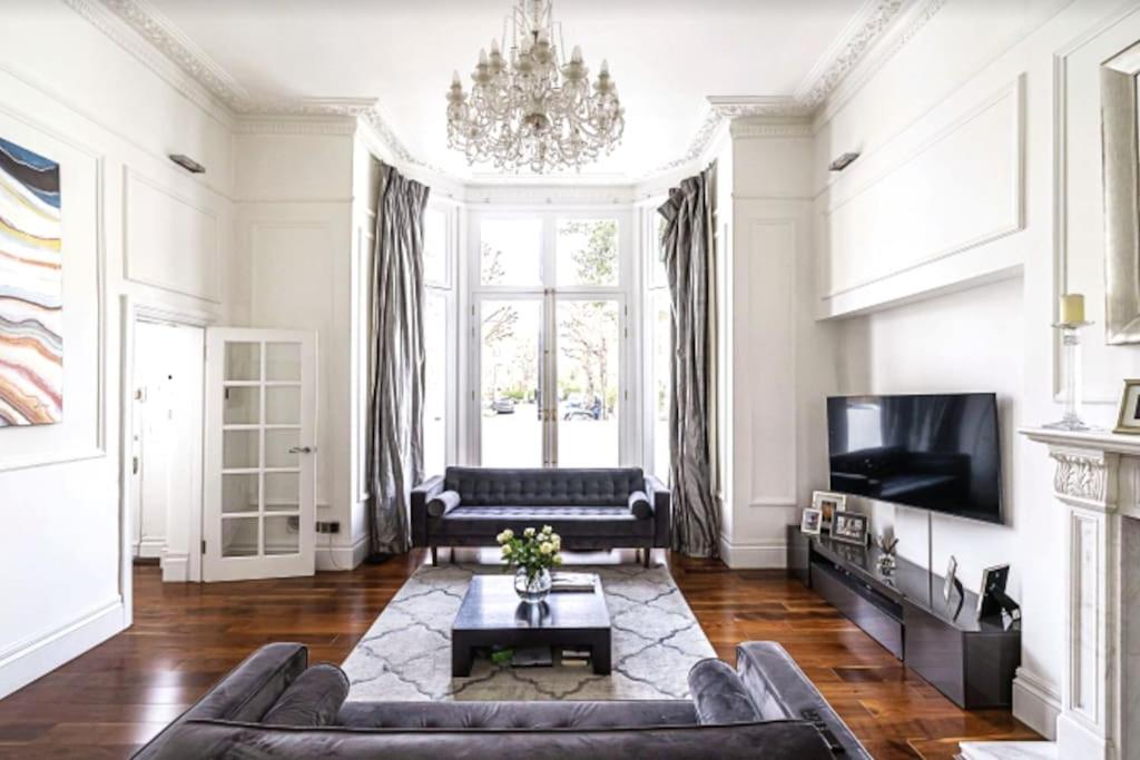 Leyla's Stunning London Home photo 4