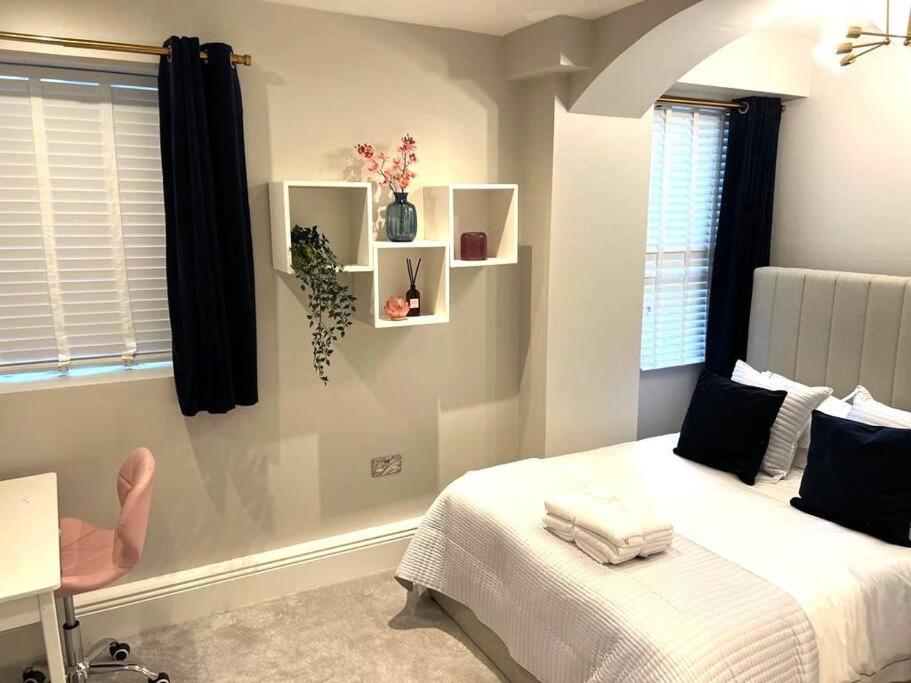 Leyla's Stunning London Home photo 3