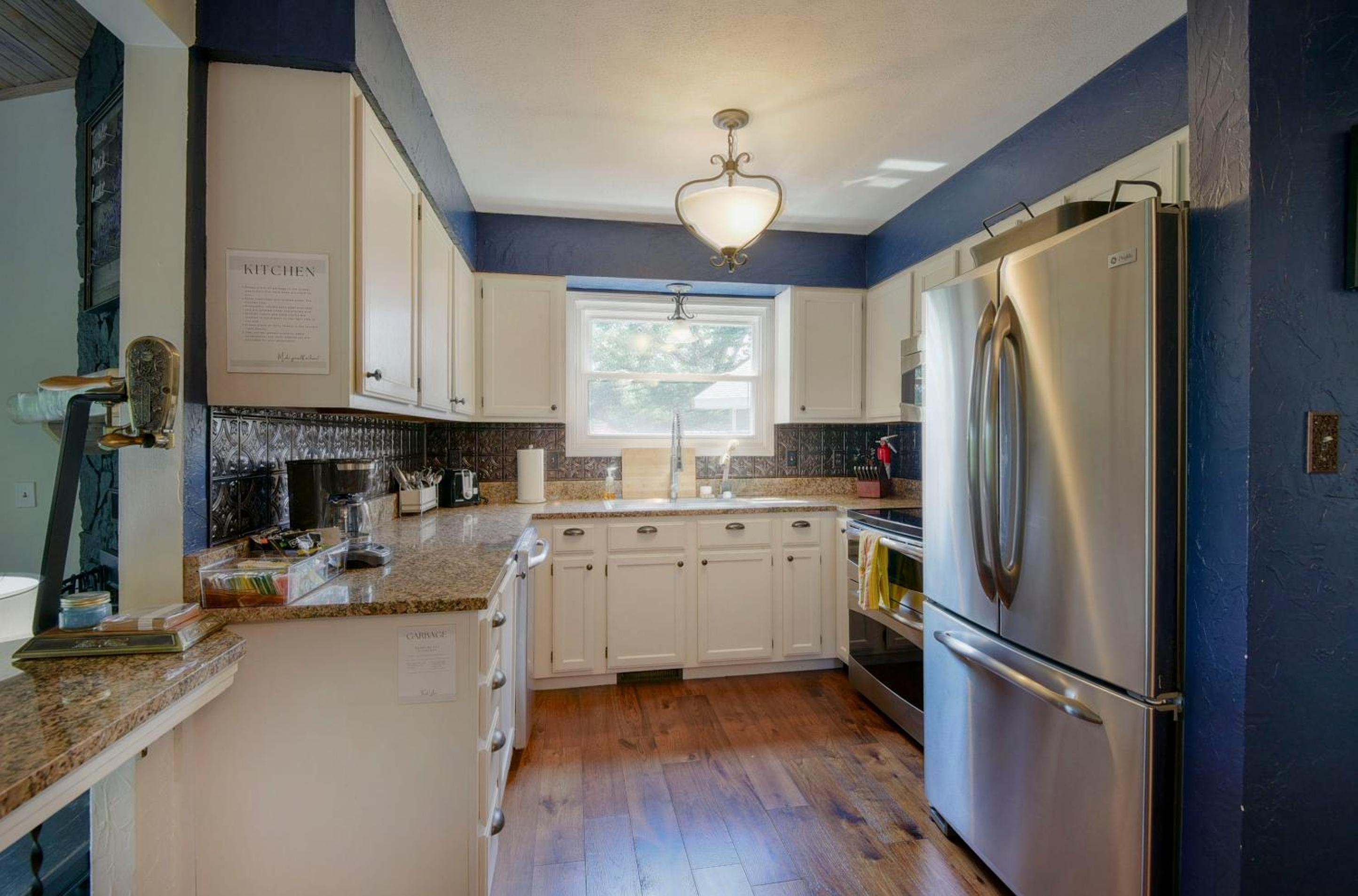 Large, private home mins to Silver Dollar City! - Property Image 36