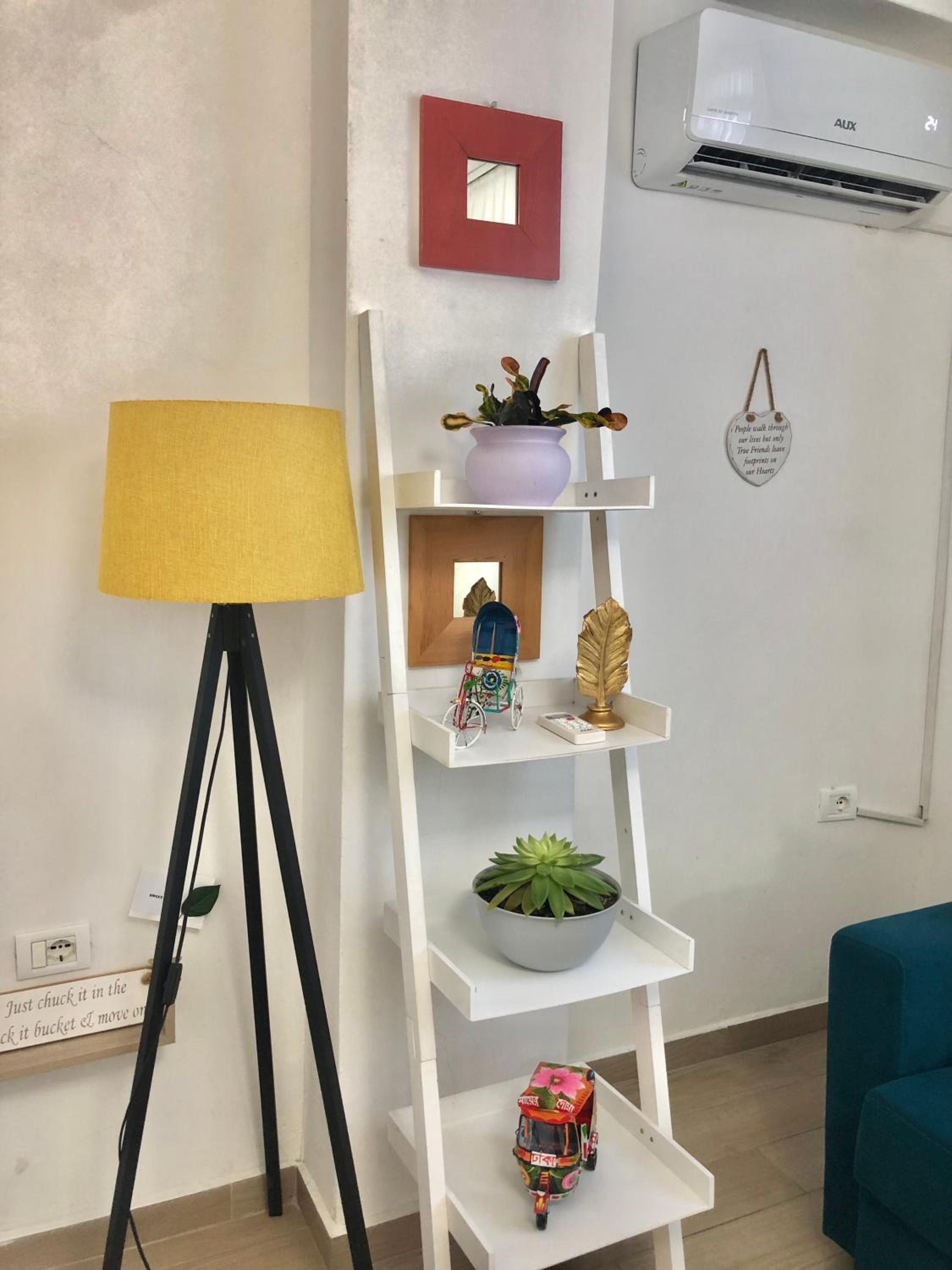 Lola’s Apartment