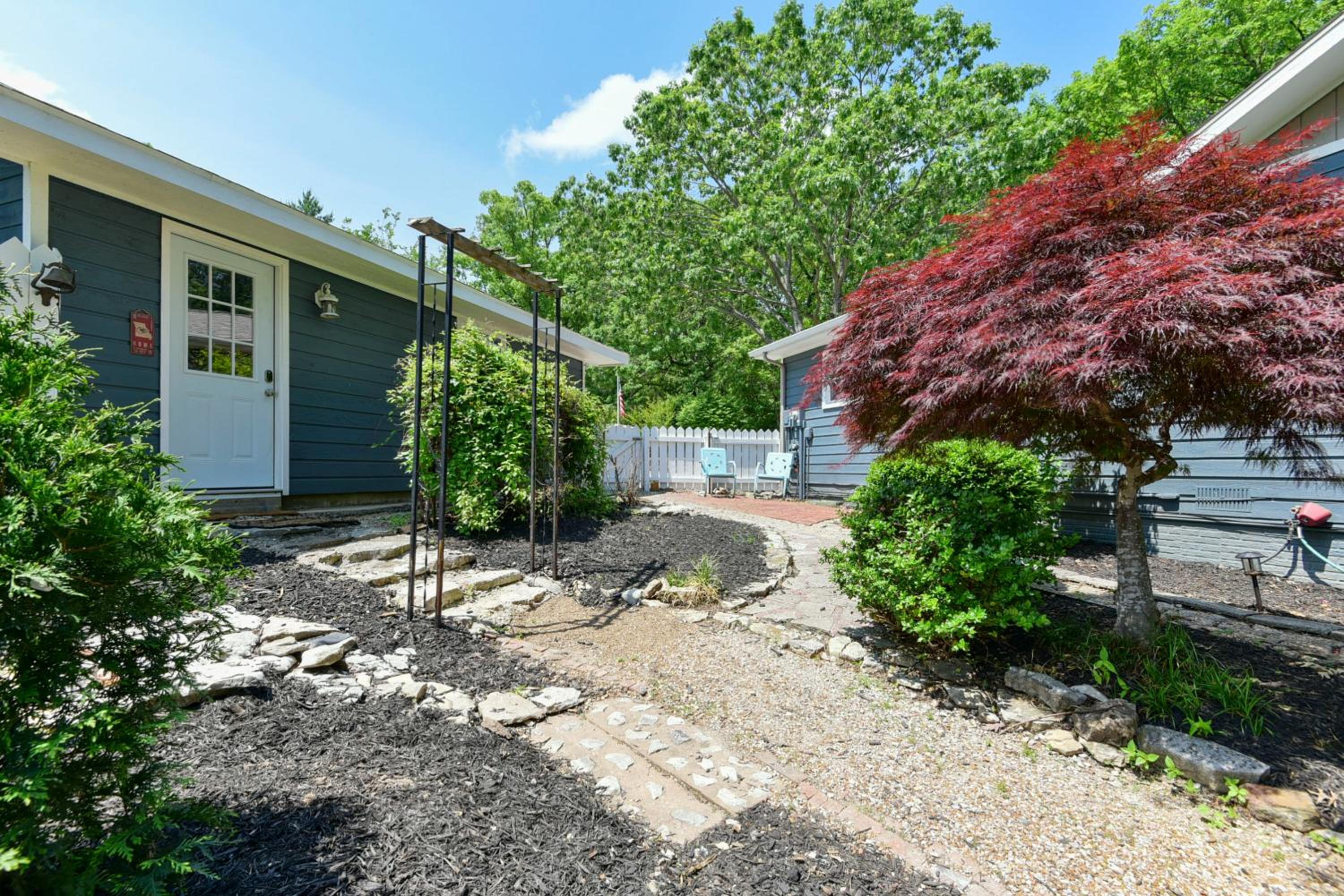 Large, private home mins to Silver Dollar City! - Property Image 5