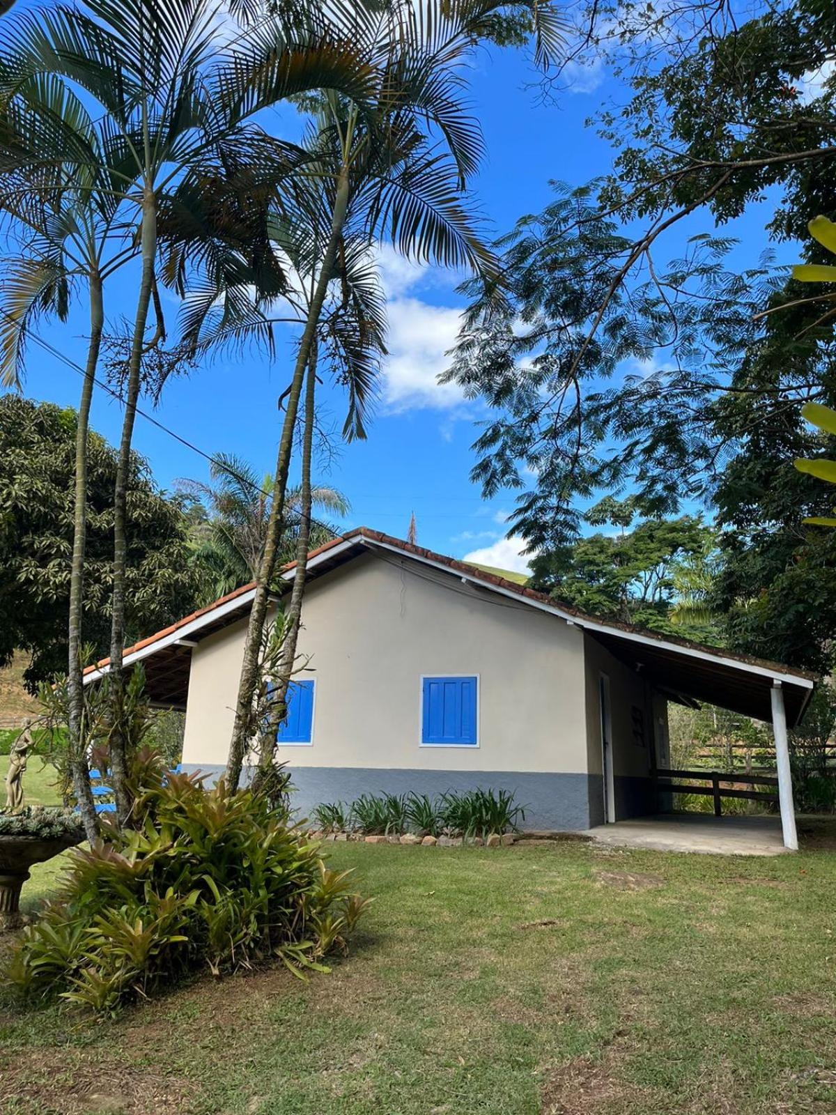 Casinha de Campo com Lago Sítio Luar do Sertão
