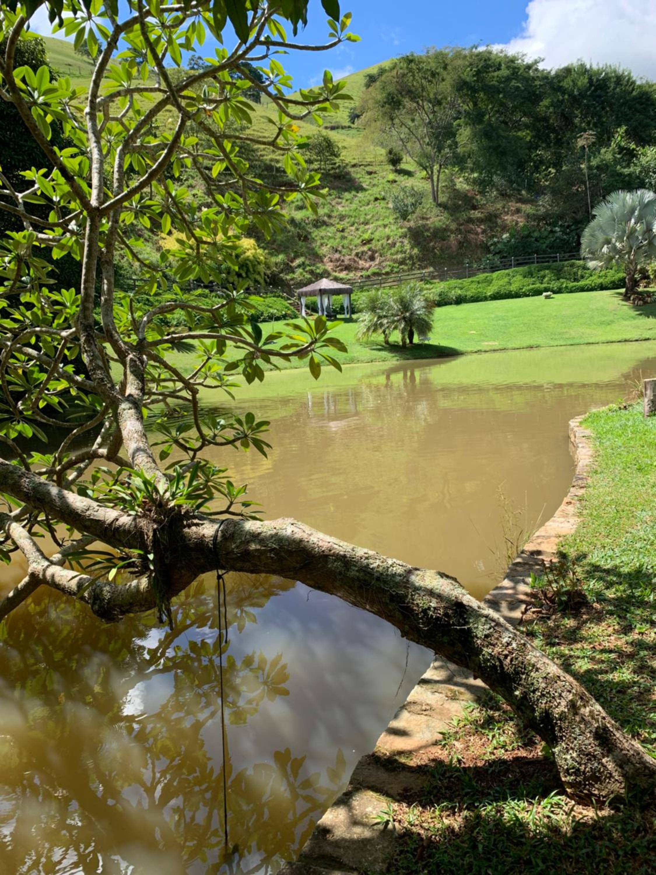 Casinha de Campo com Lago Sítio Luar do Sertão