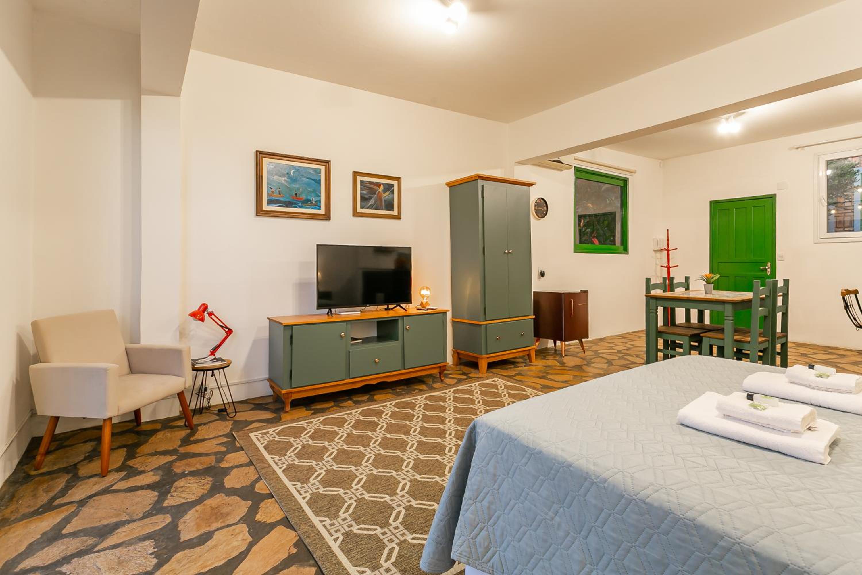 Abaporu Art Hostel