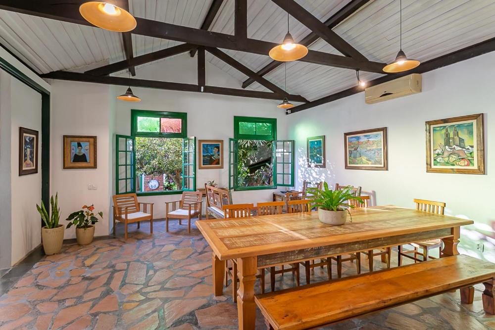 Abaporu Art Hostel