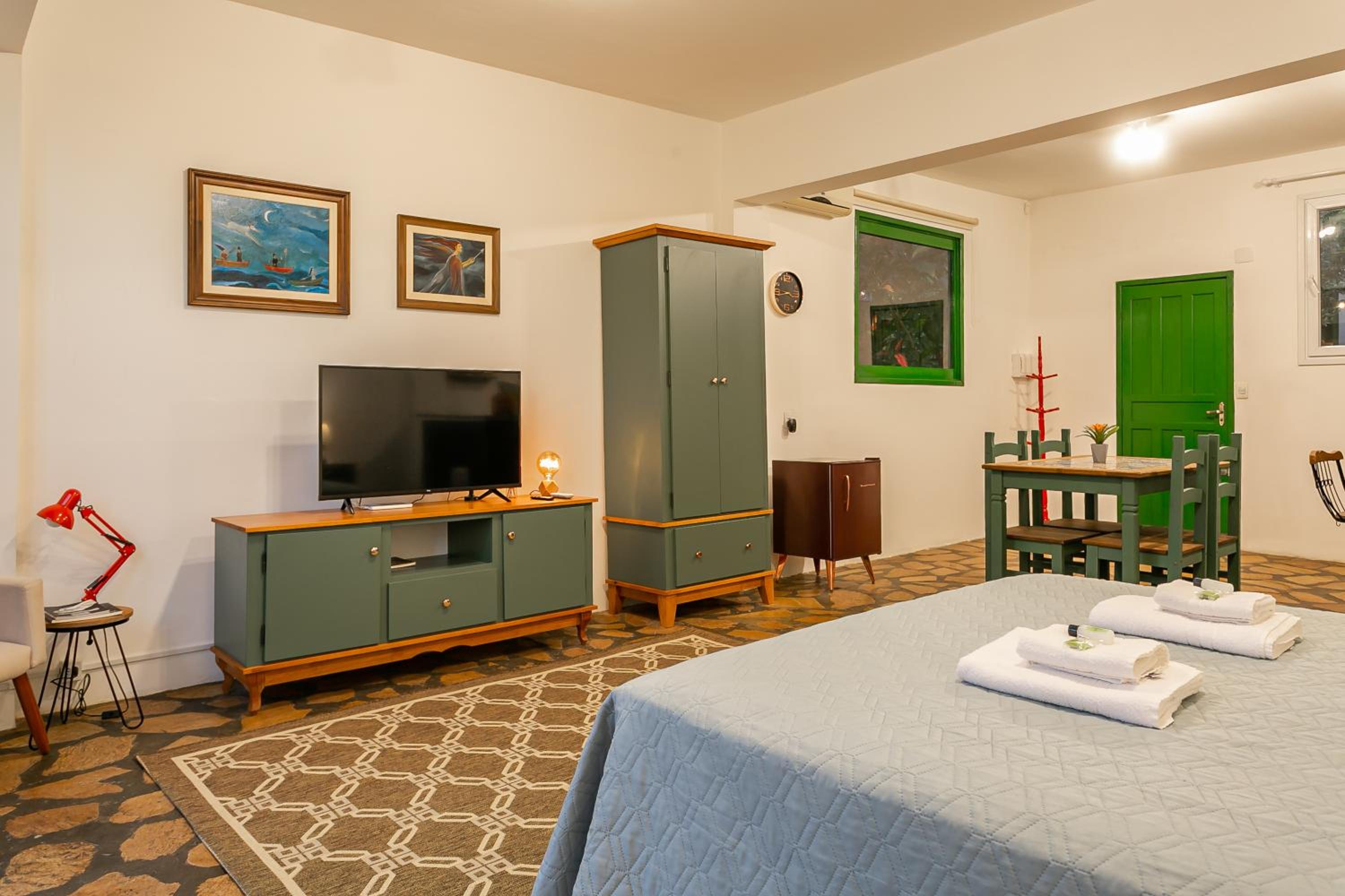 Abaporu Art Hostel