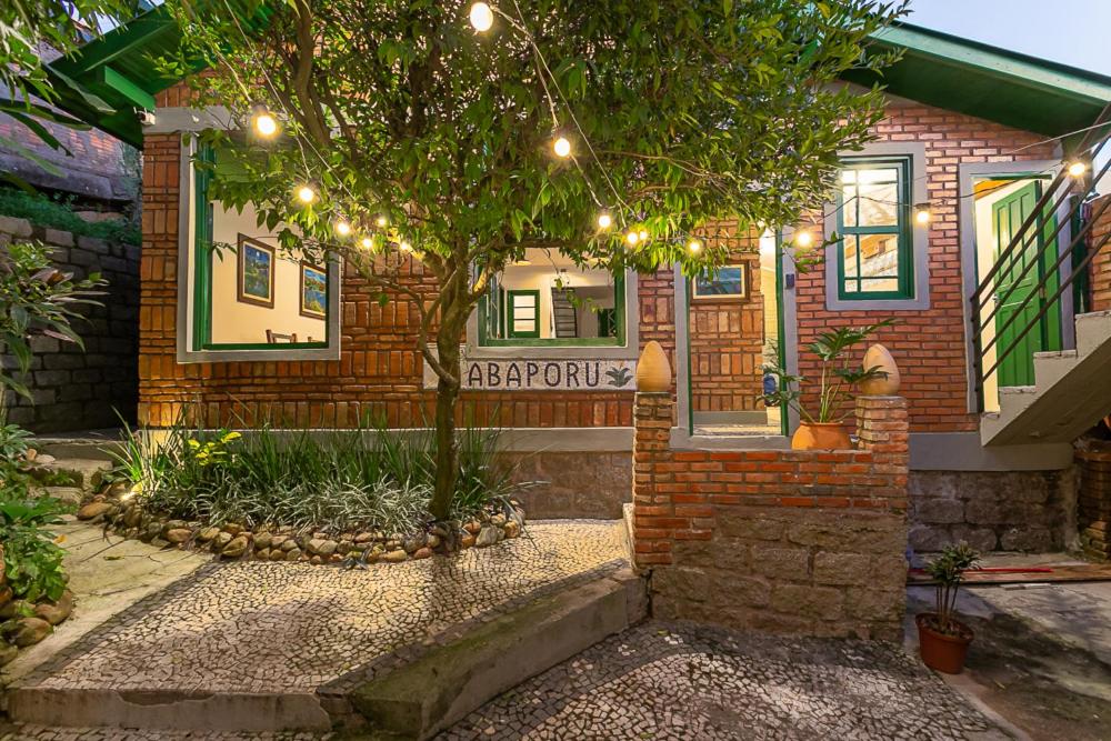 Abaporu Art Hostel