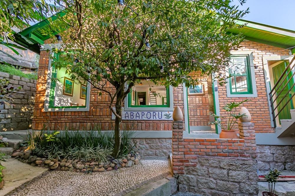 Abaporu Art Hostel