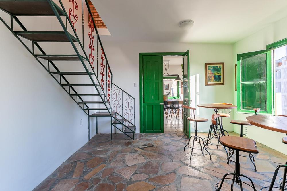 Abaporu Art Hostel