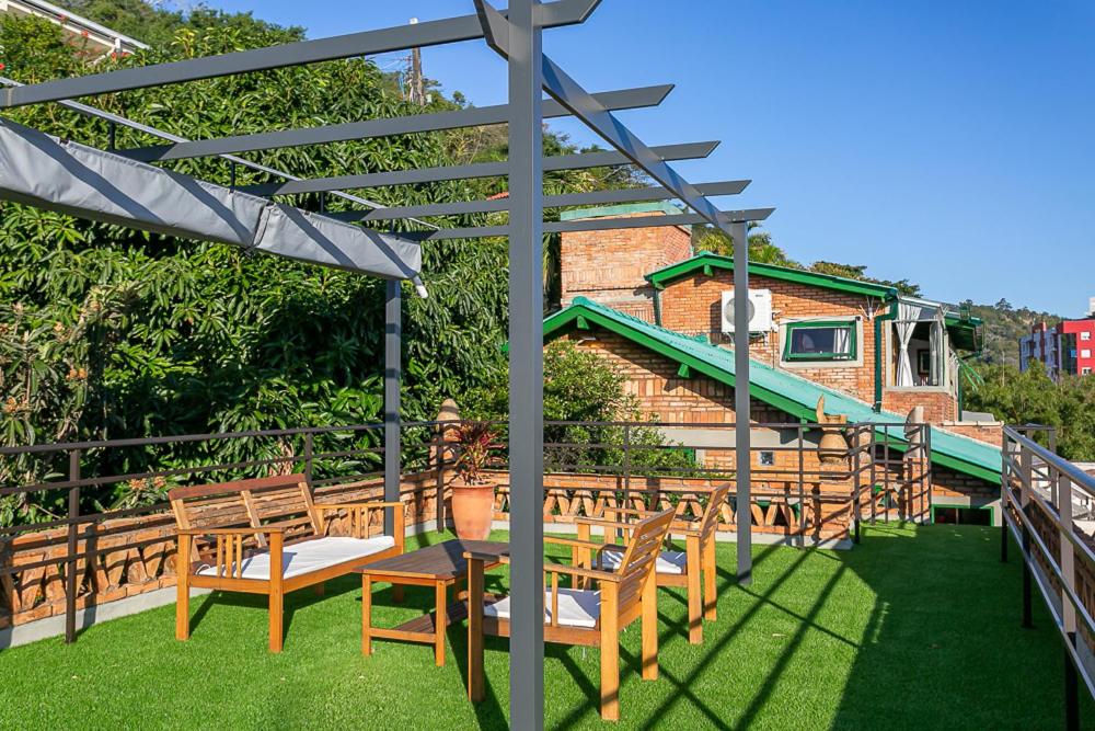 Abaporu Art Hostel