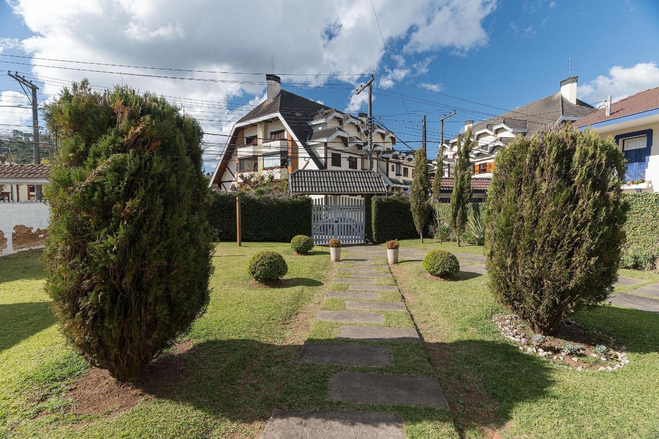 Large house w/fireplace in Campos do Jordão RAS175