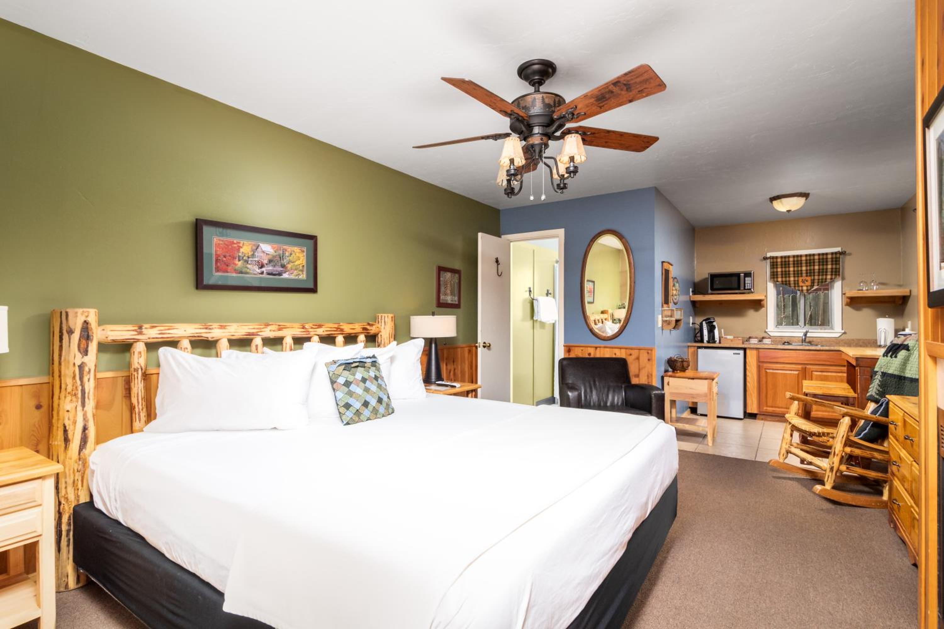 Prescott Vacations - Prescott Pines Inn - Property Image 8