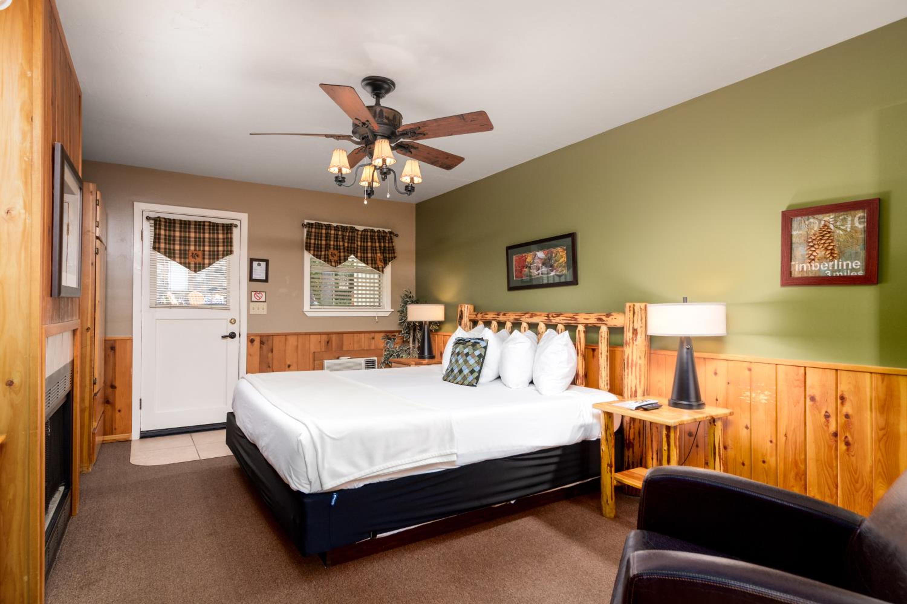 Prescott Vacations - Prescott Pines Inn - Property Image 9