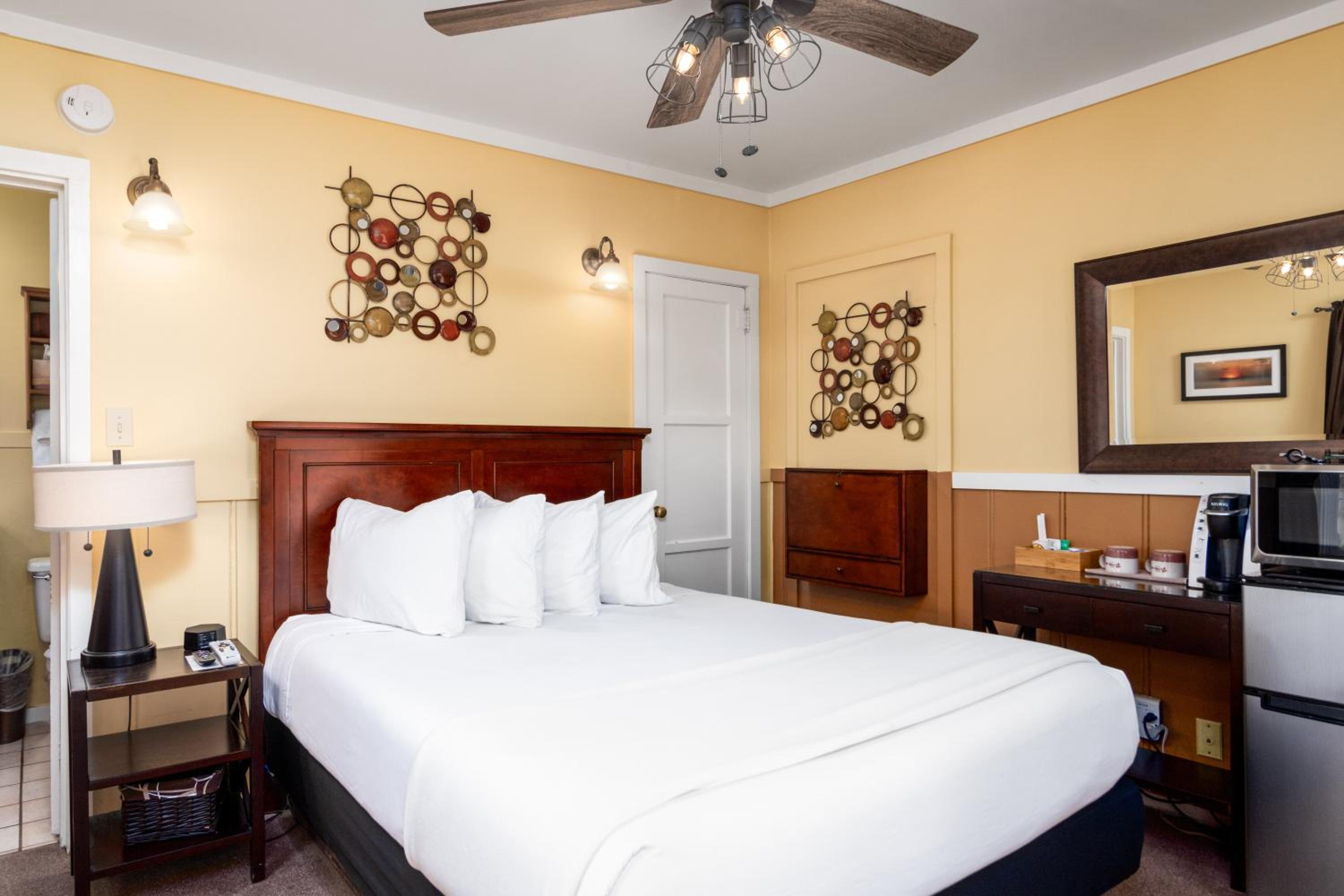 Prescott Vacations - Prescott Pines Inn - Property Image 4