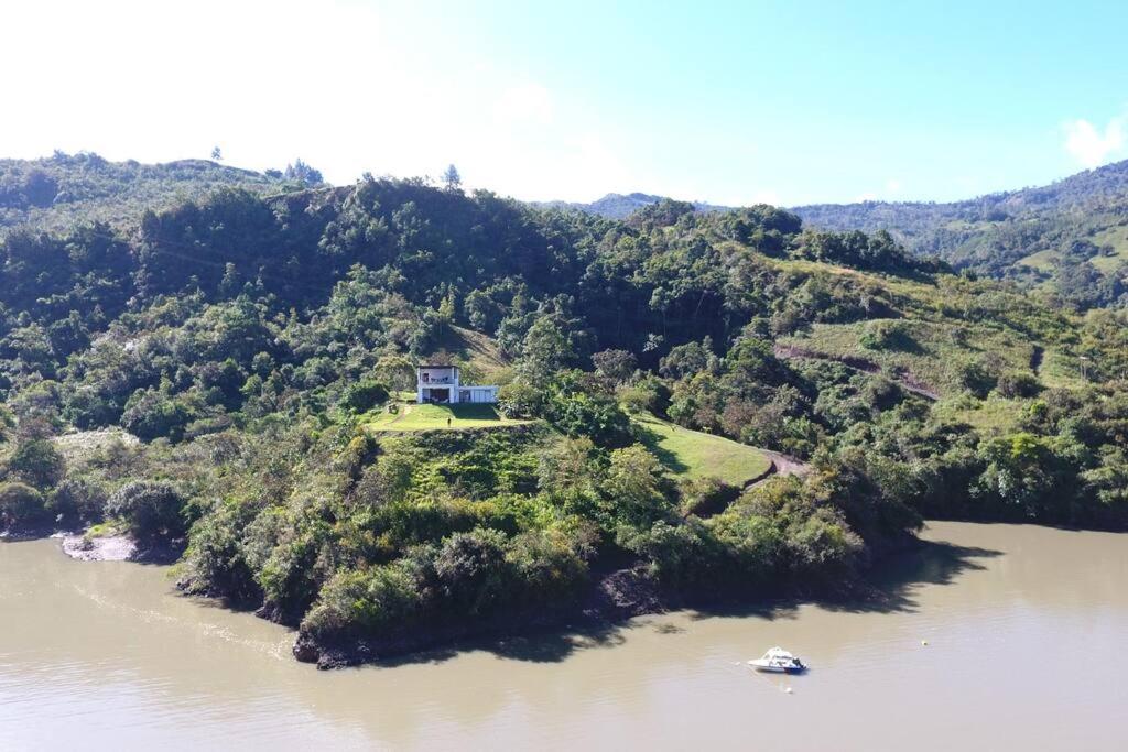 Casa en Chivor a 3 hrs de Bogota