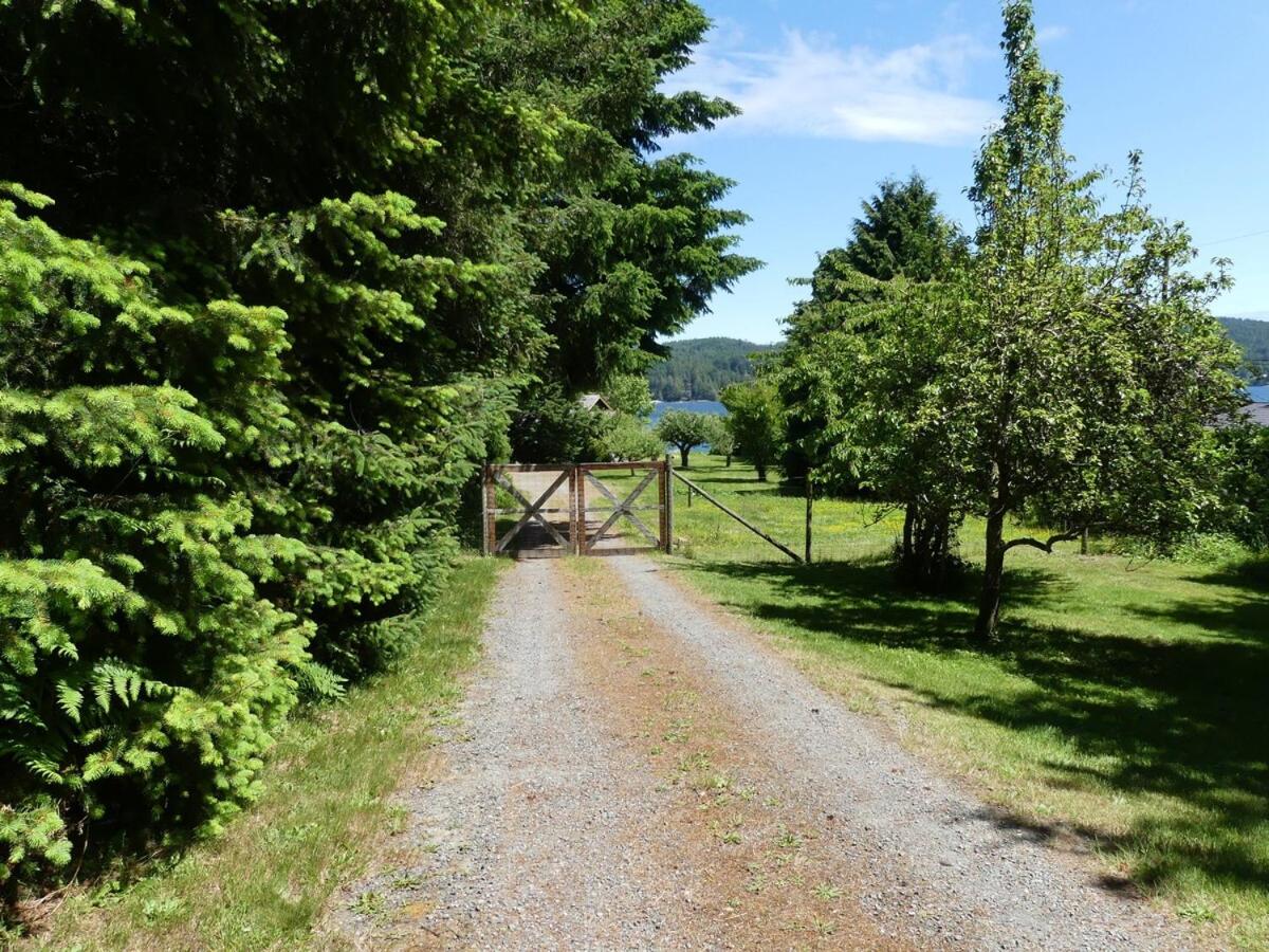 Sooke Vacations - Sooke Harbour Cottage - Property Image 2