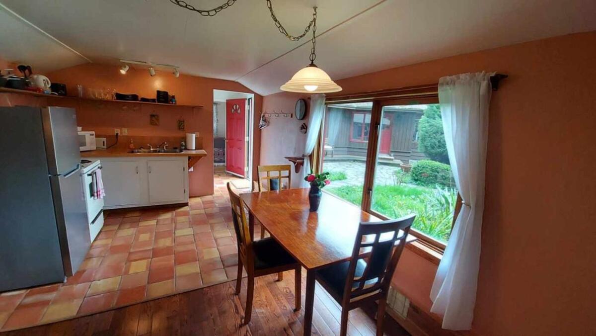 Sooke Harbour Cottage