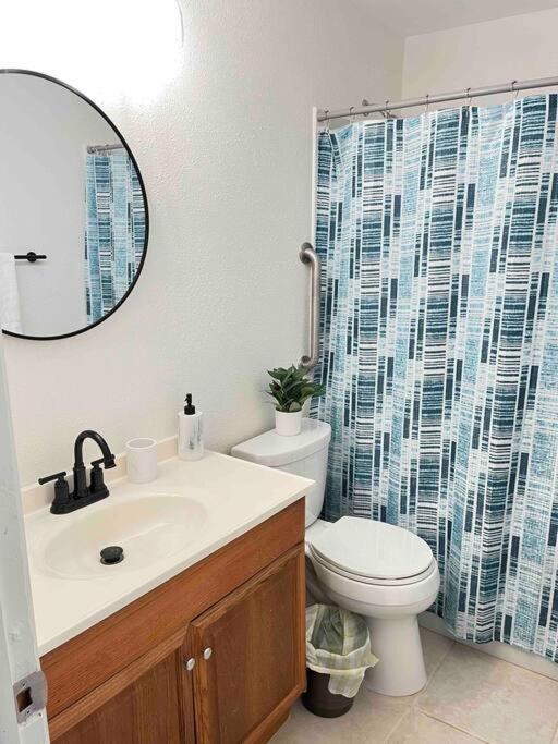 Weeki Wachee Retreat Canal home with hot tub kayaks canoe and boat with trolling motor included