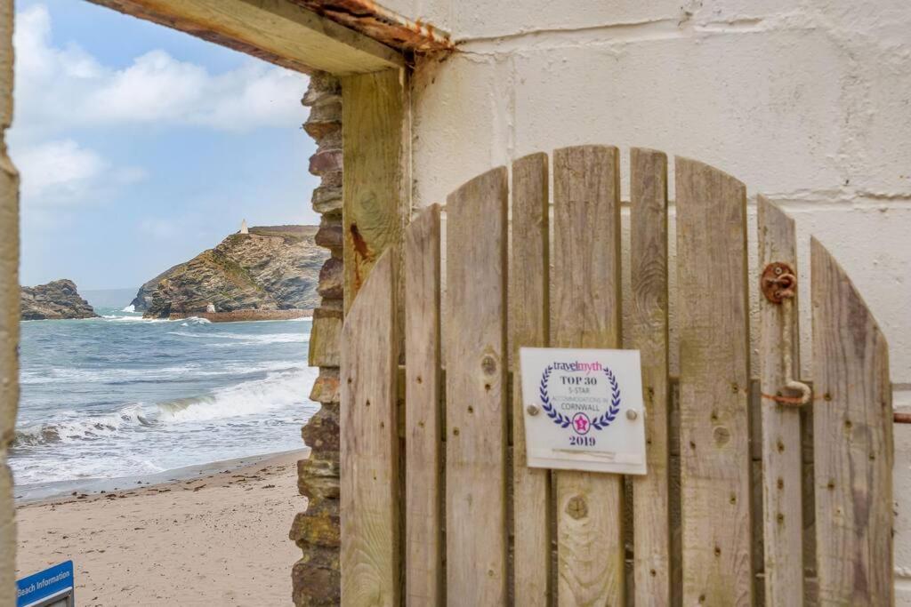 Award Winning 5* BEACH HOUSE! Hot Tub & Fire Pit view 3