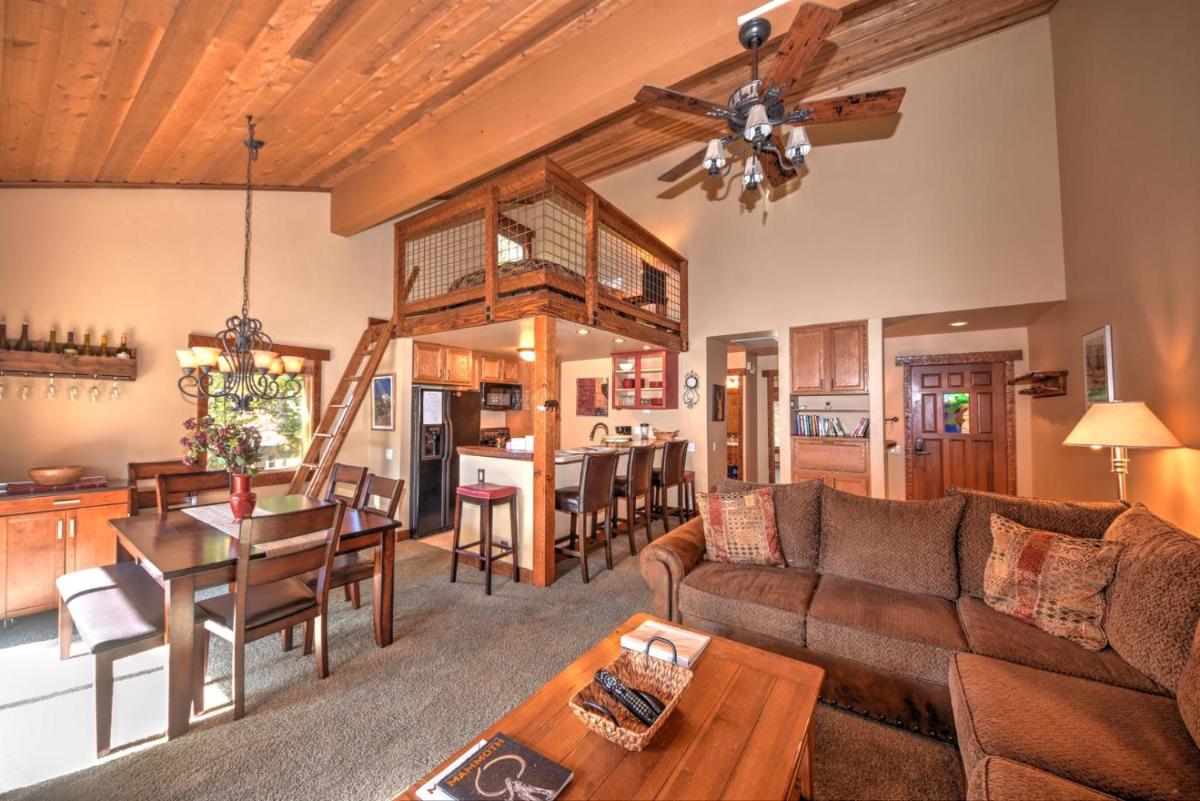 Hotel 389 - Romantic Snowcreek Retreat Near Creek - Image 1