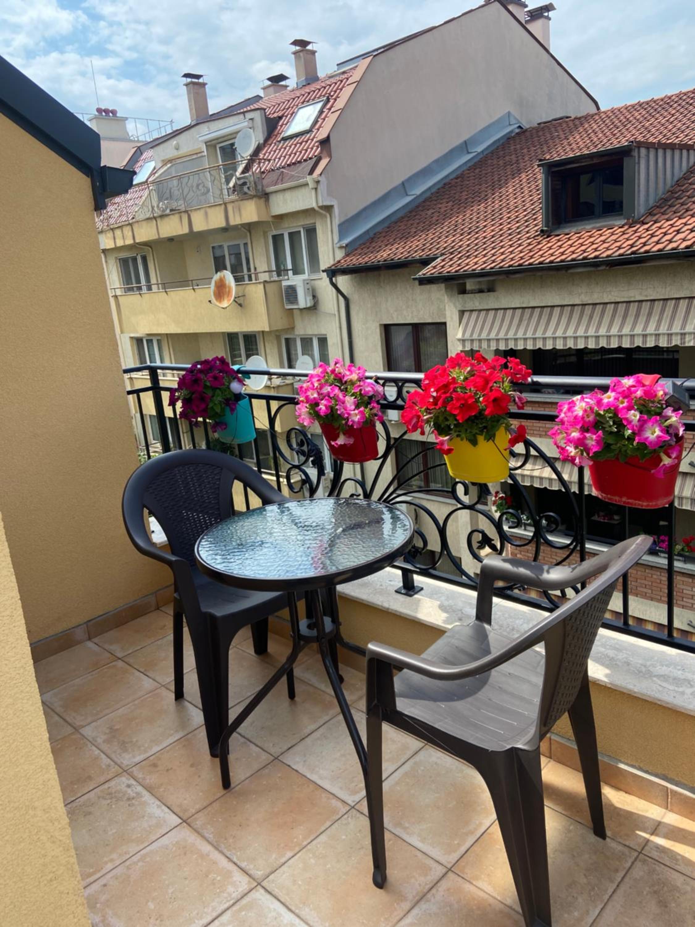 M&M Center Apartment with free parking