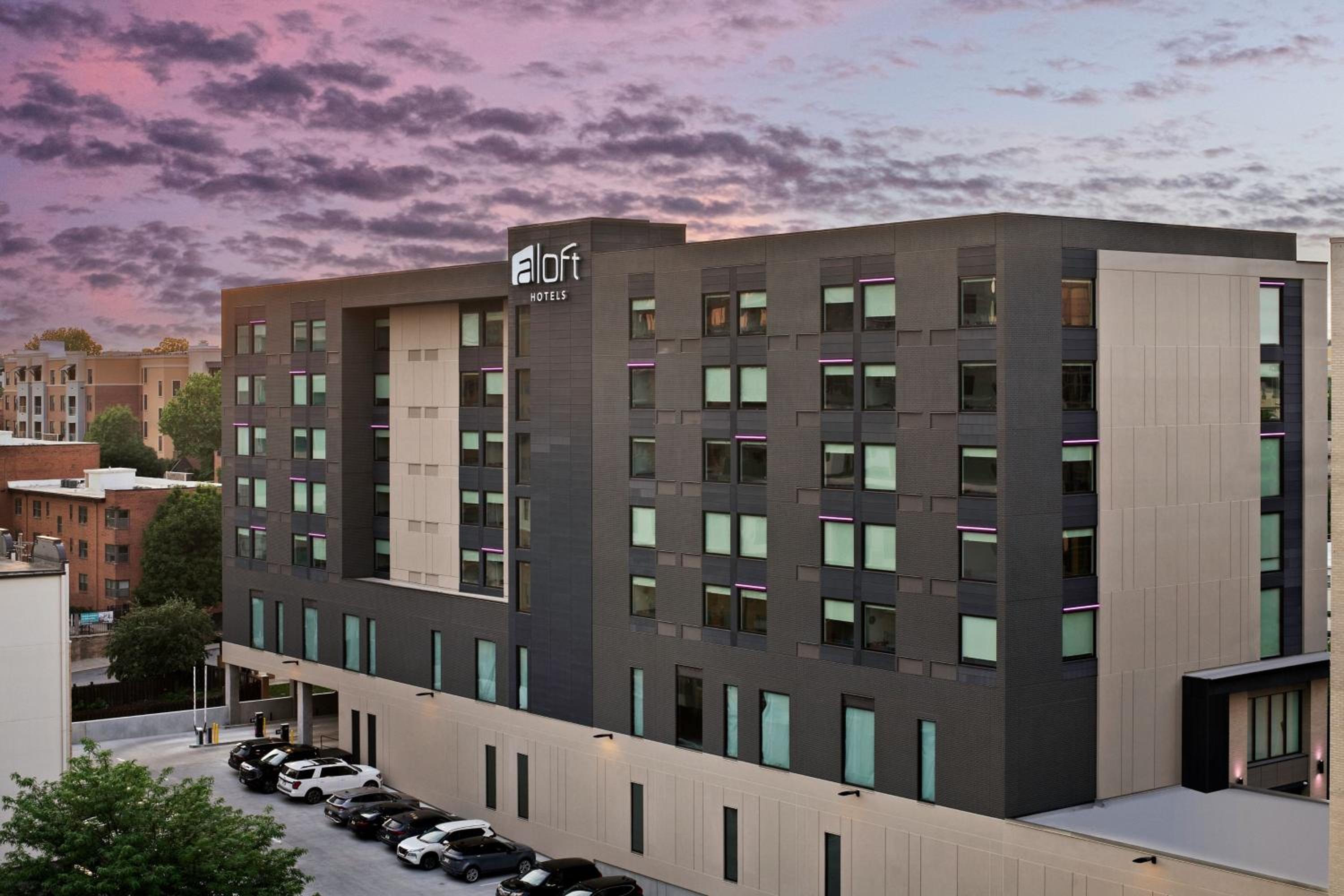 Hotel Aloft Kansas City Country Club Plaza