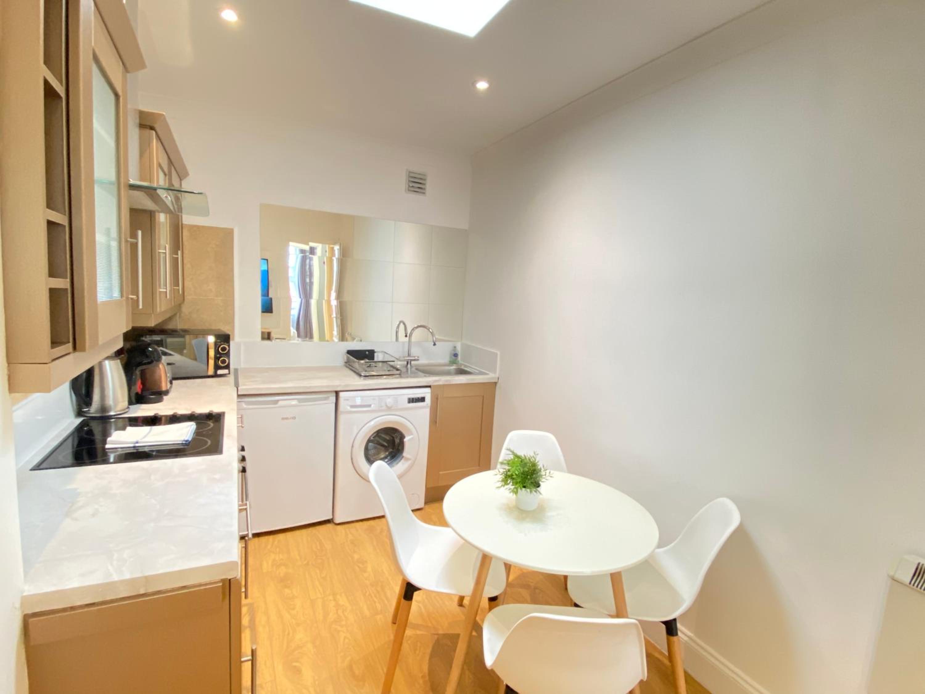 Lovely 2-Bed Flat in London